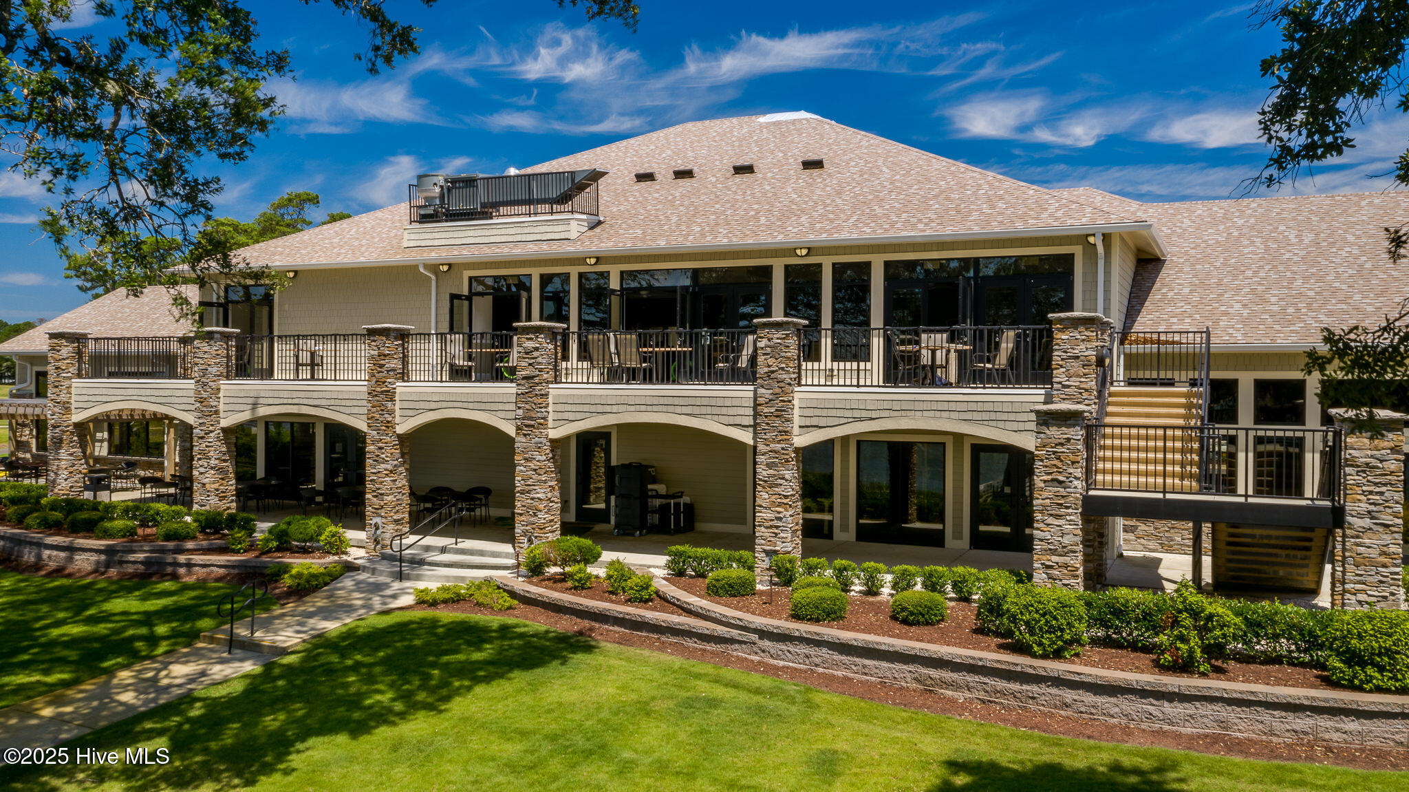 100511764 | Photo 55