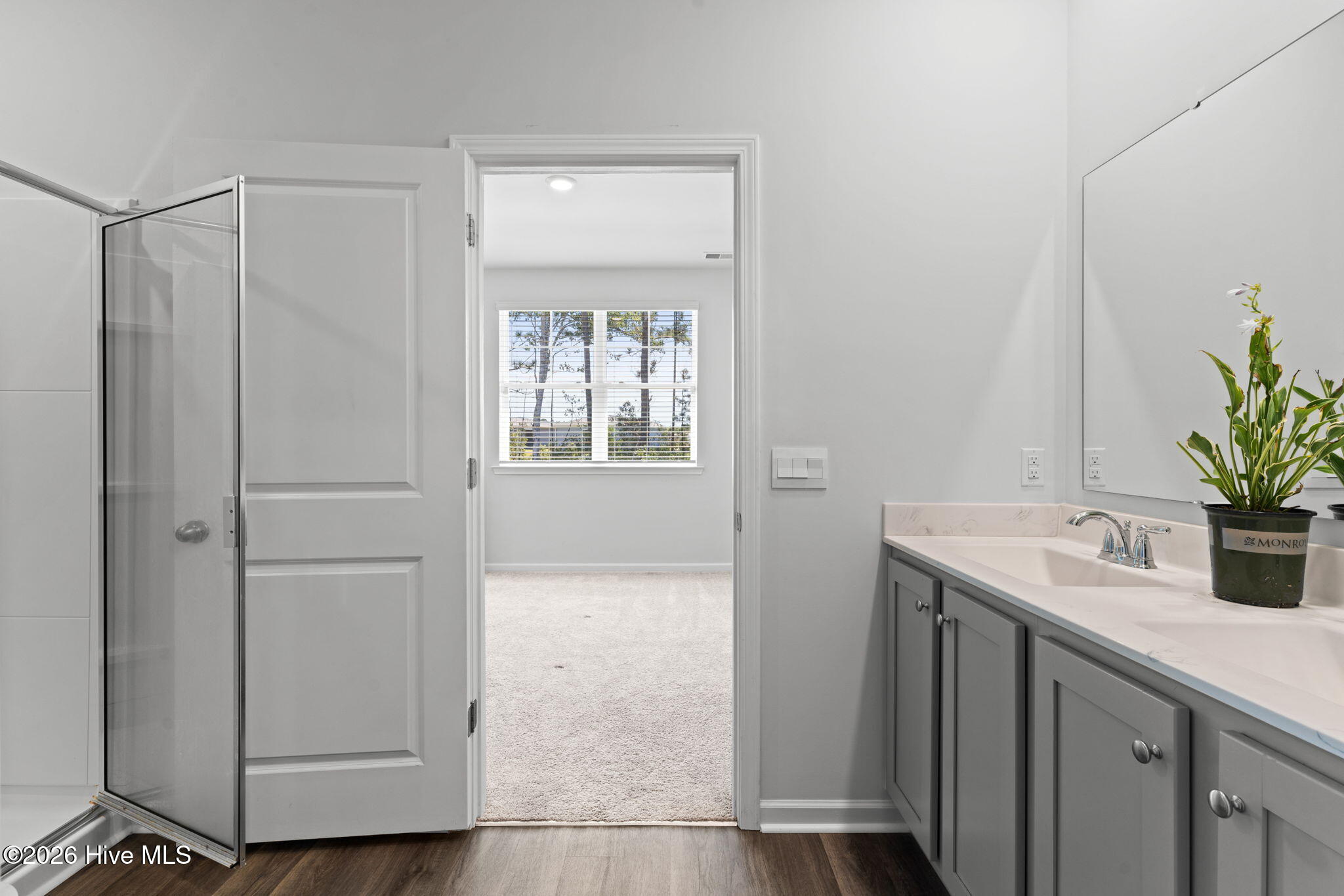 100556458 | Photo 23