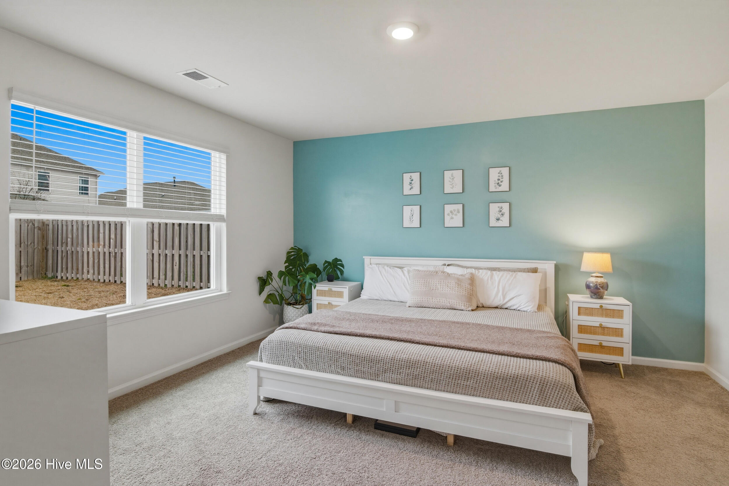 100555979 | Photo 28