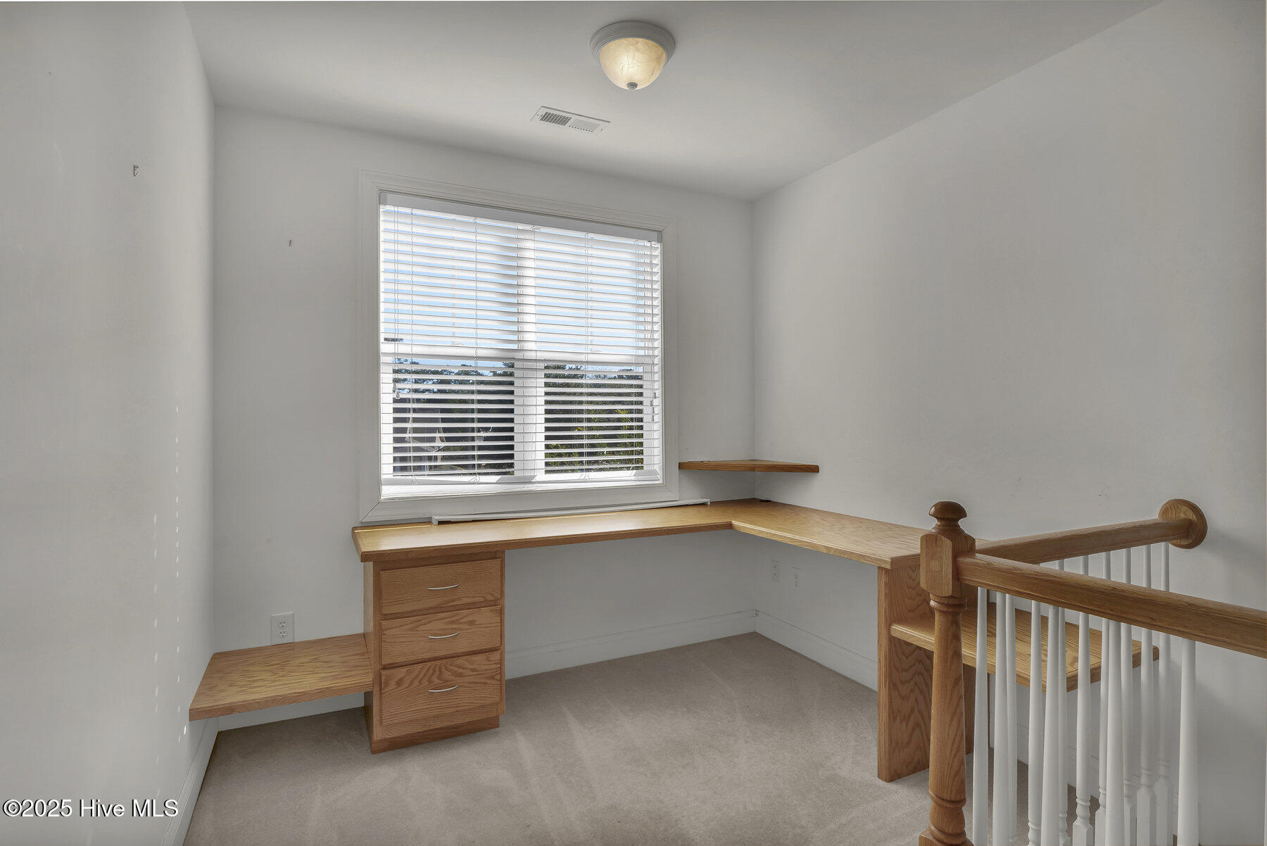 100540144 | Photo 28