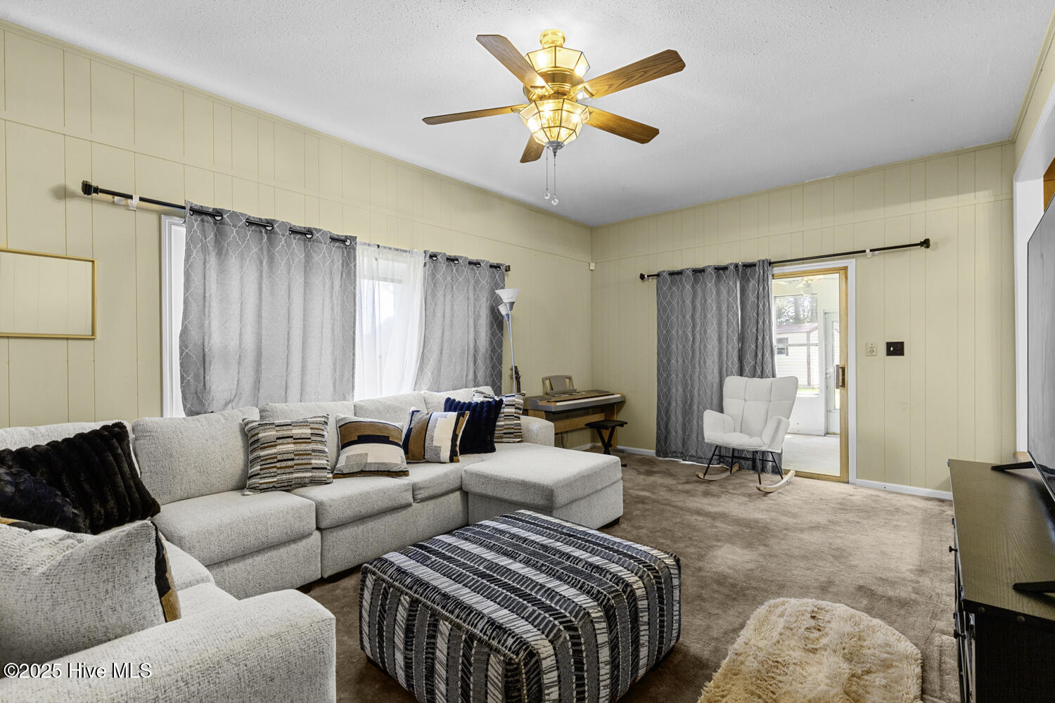 100523825 | Photo 13