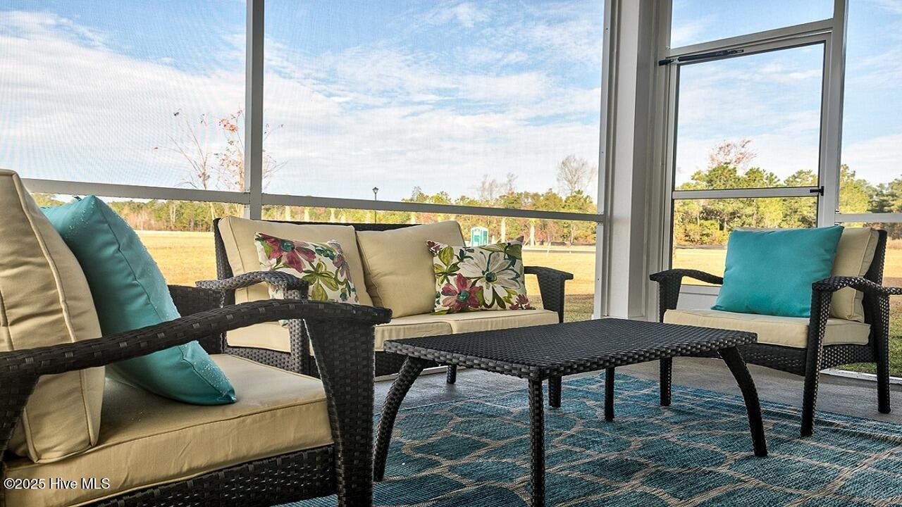 100557339 | Photo 30