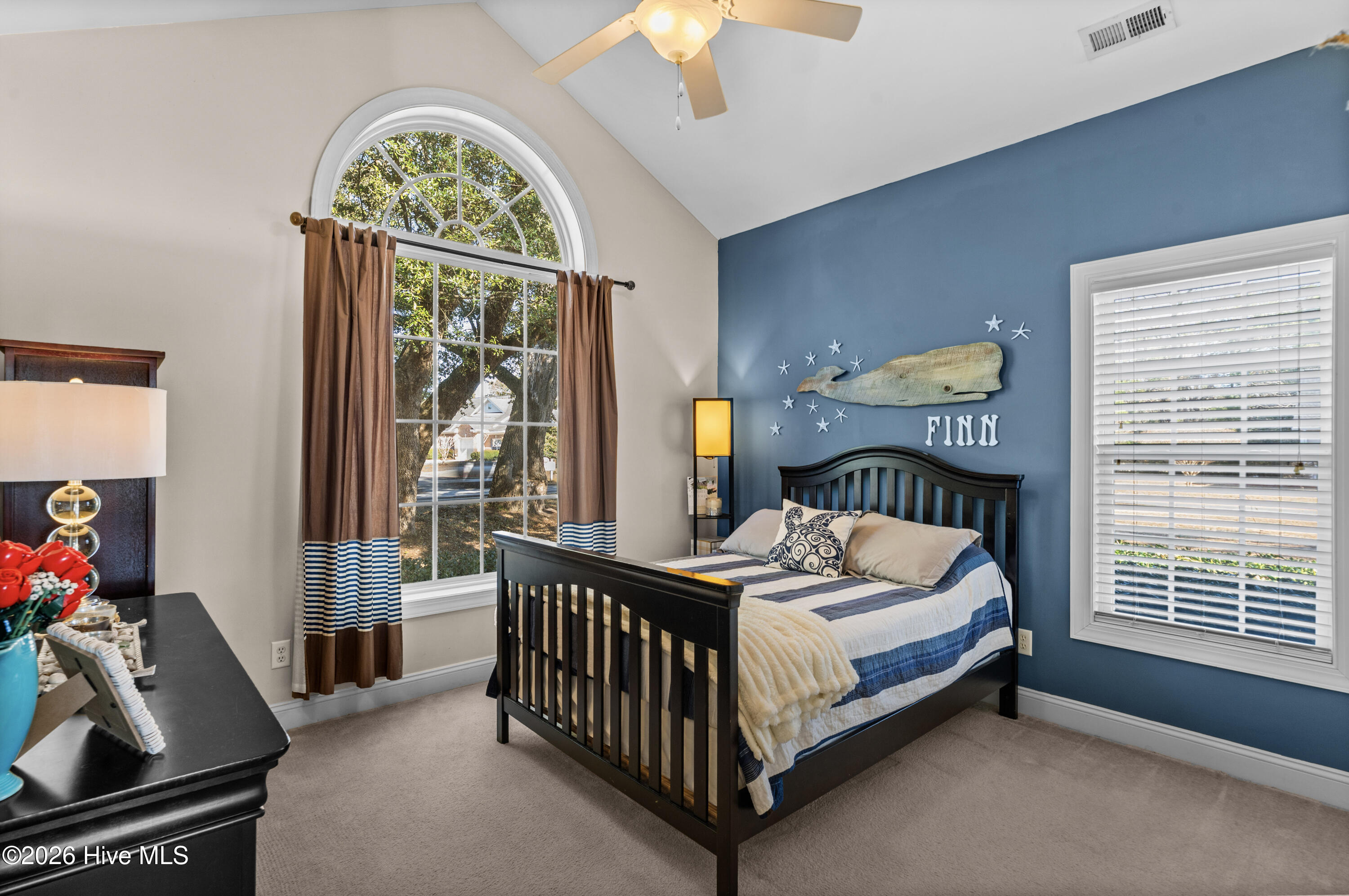 100550440 | Photo 39