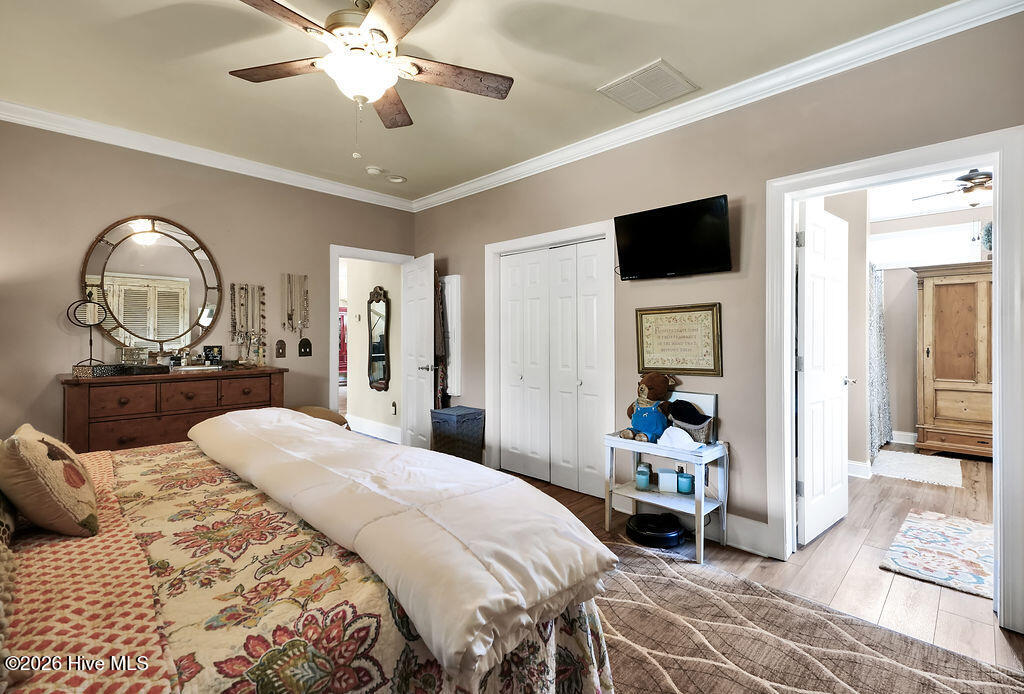 100560144 | Photo 19