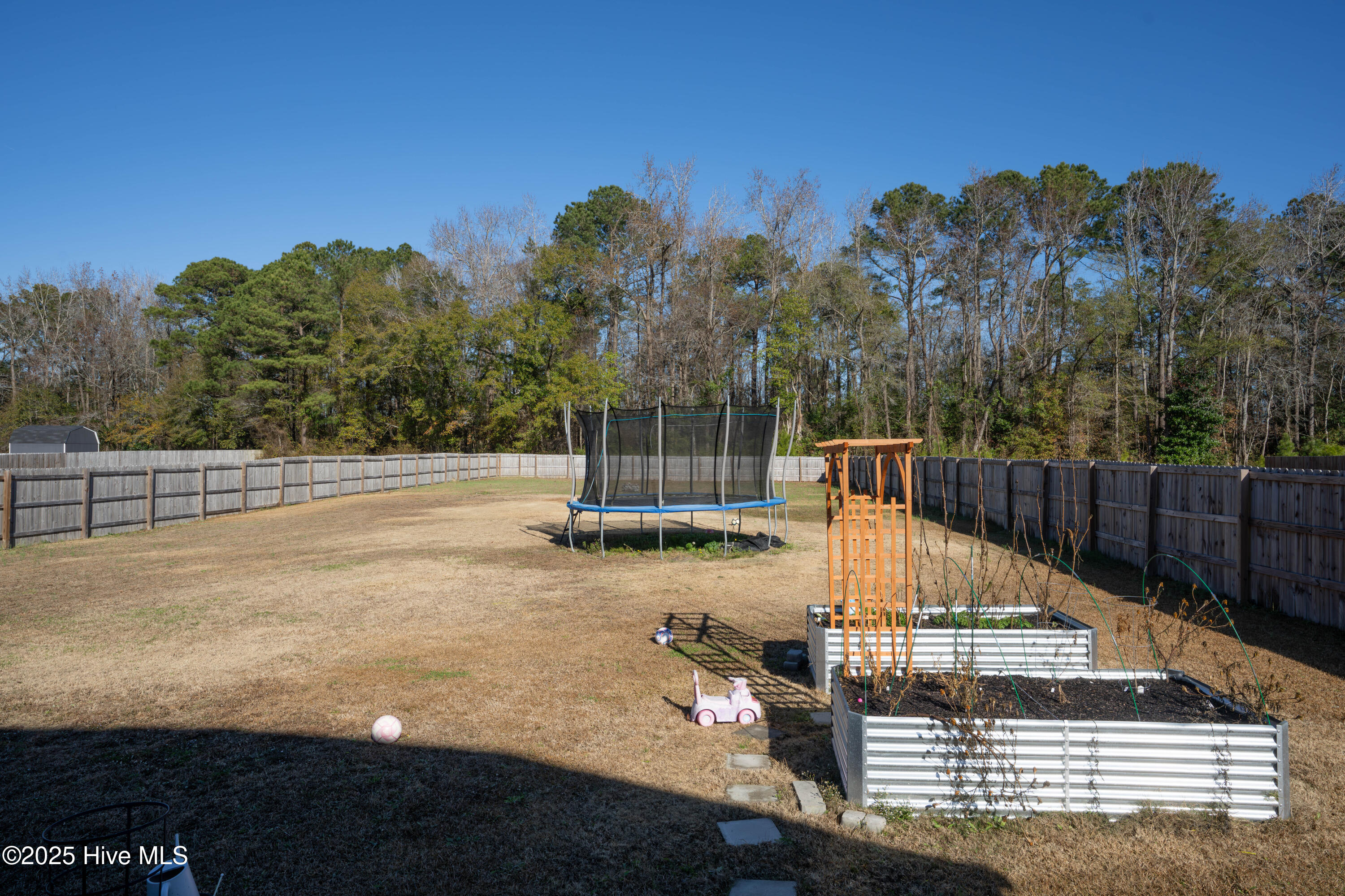 100544768 | Photo 23