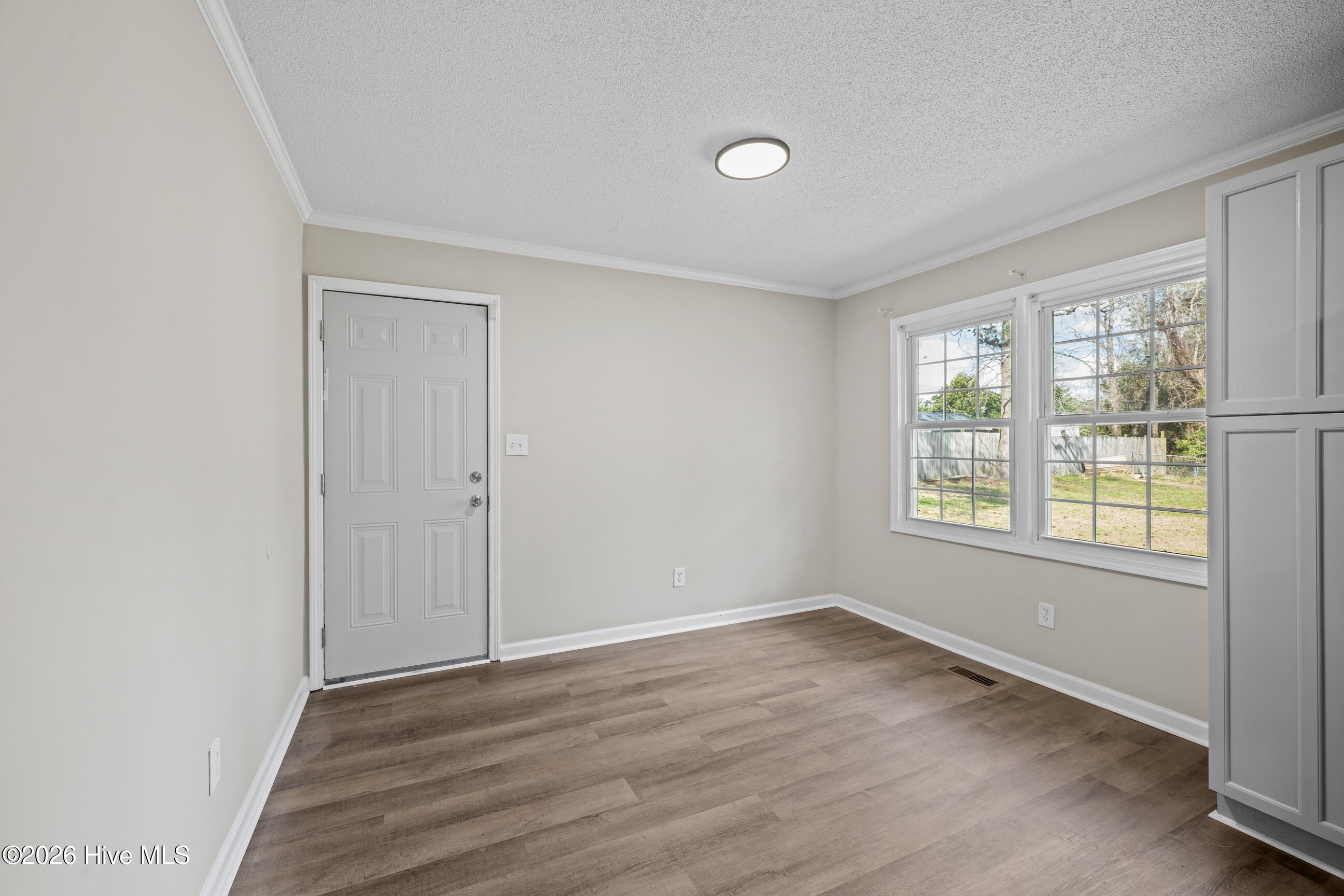 100559585 | Photo 10