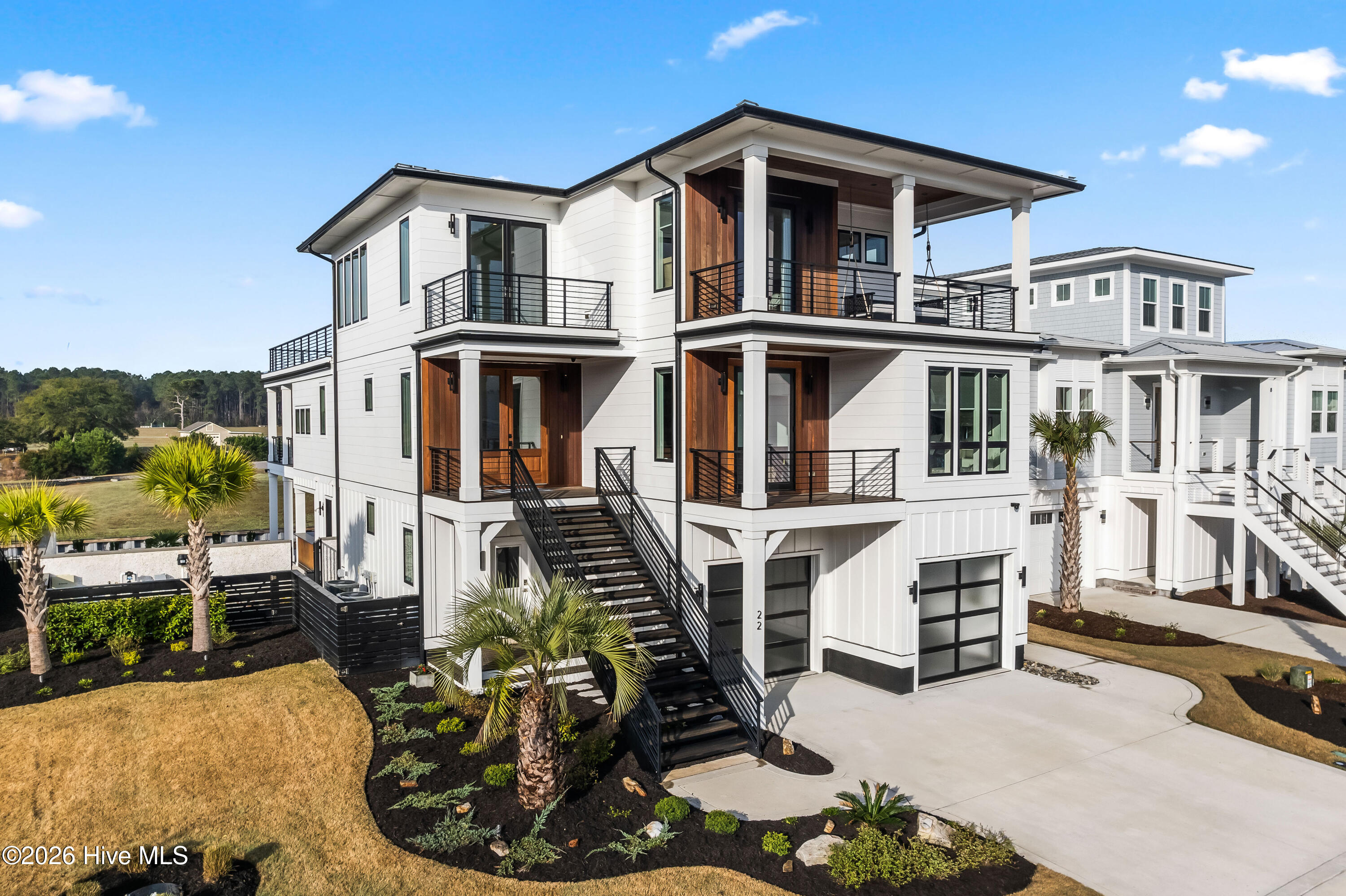 100567165 | Photo 113