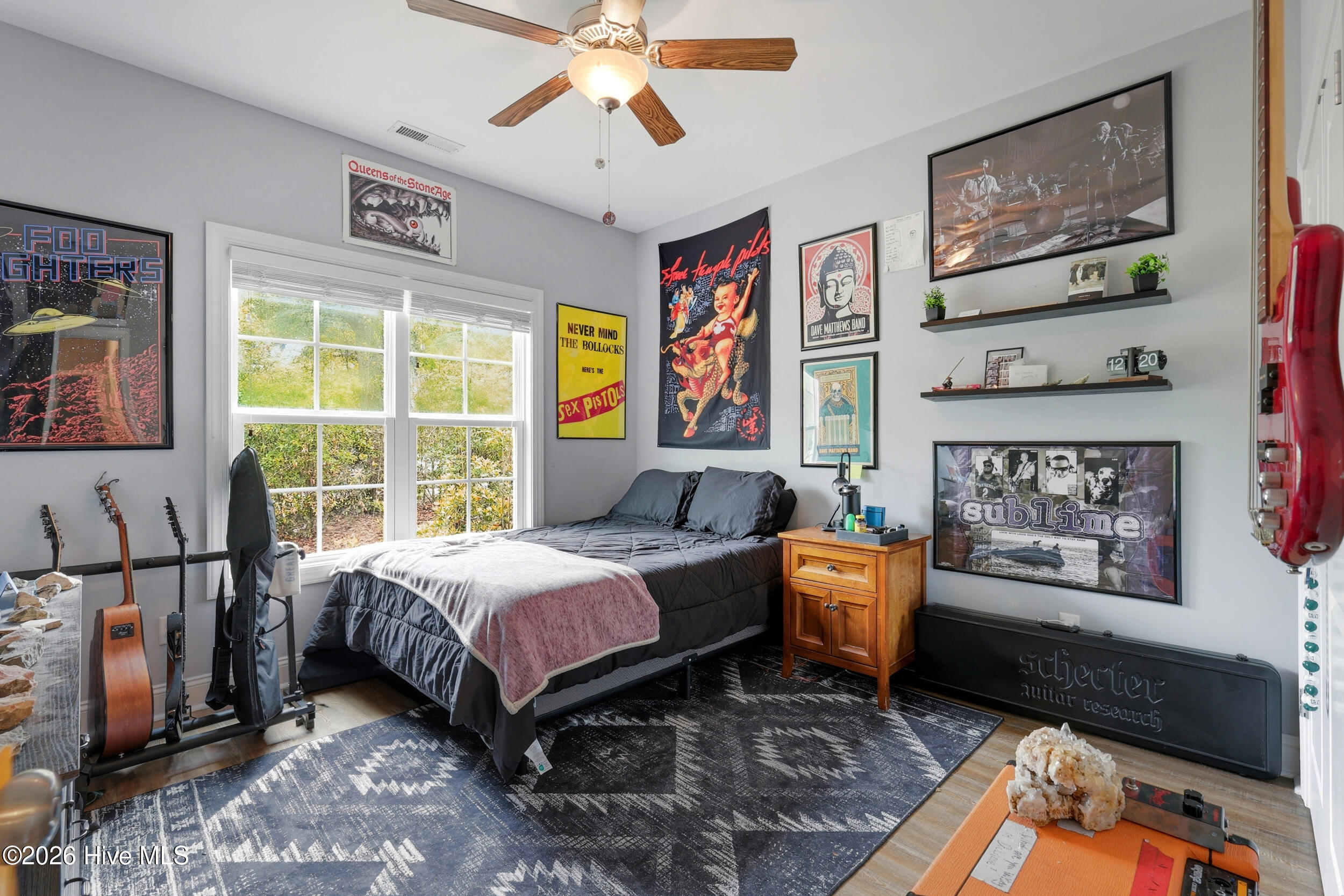 100566904 | Photo 24