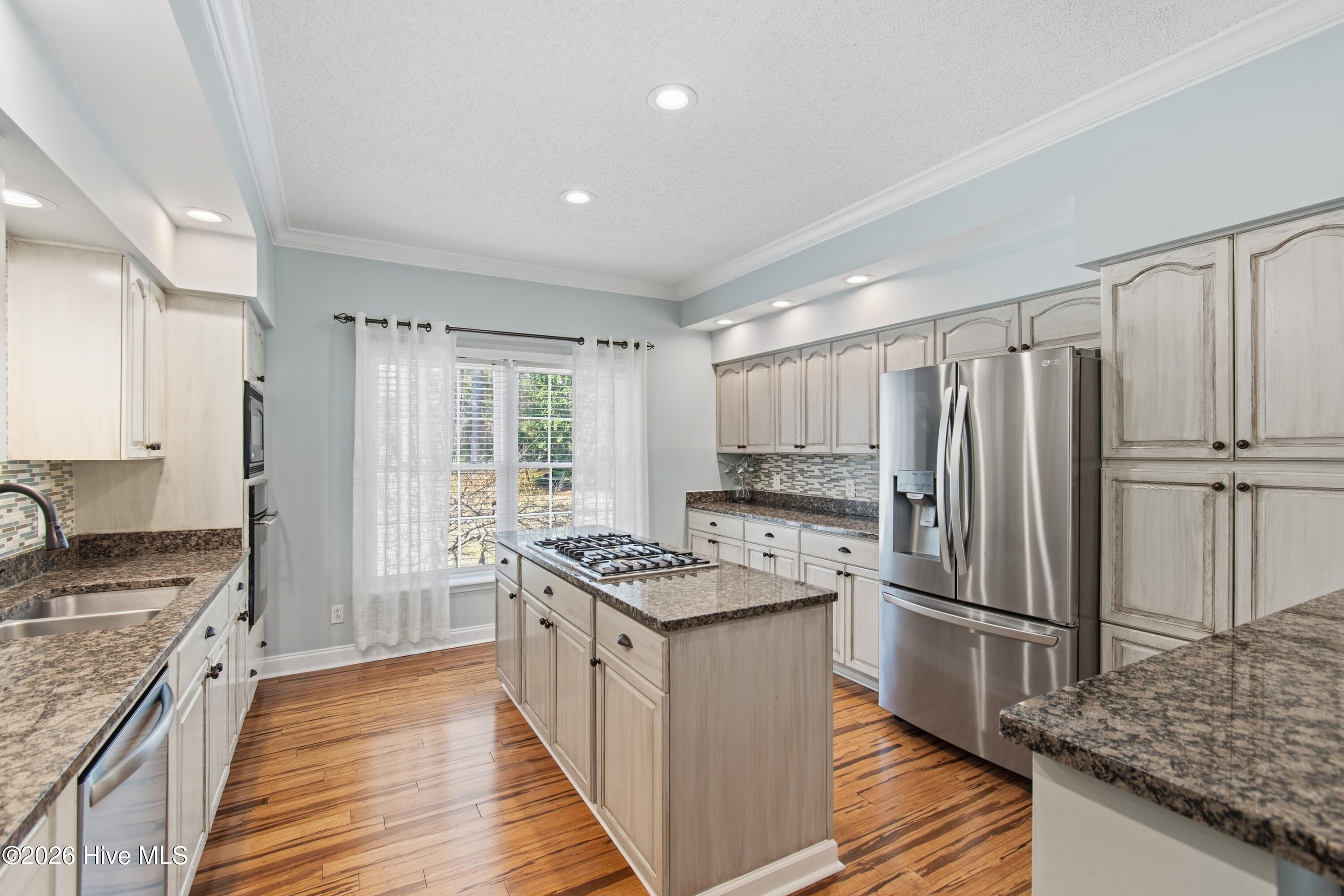 100556655 | Photo 25