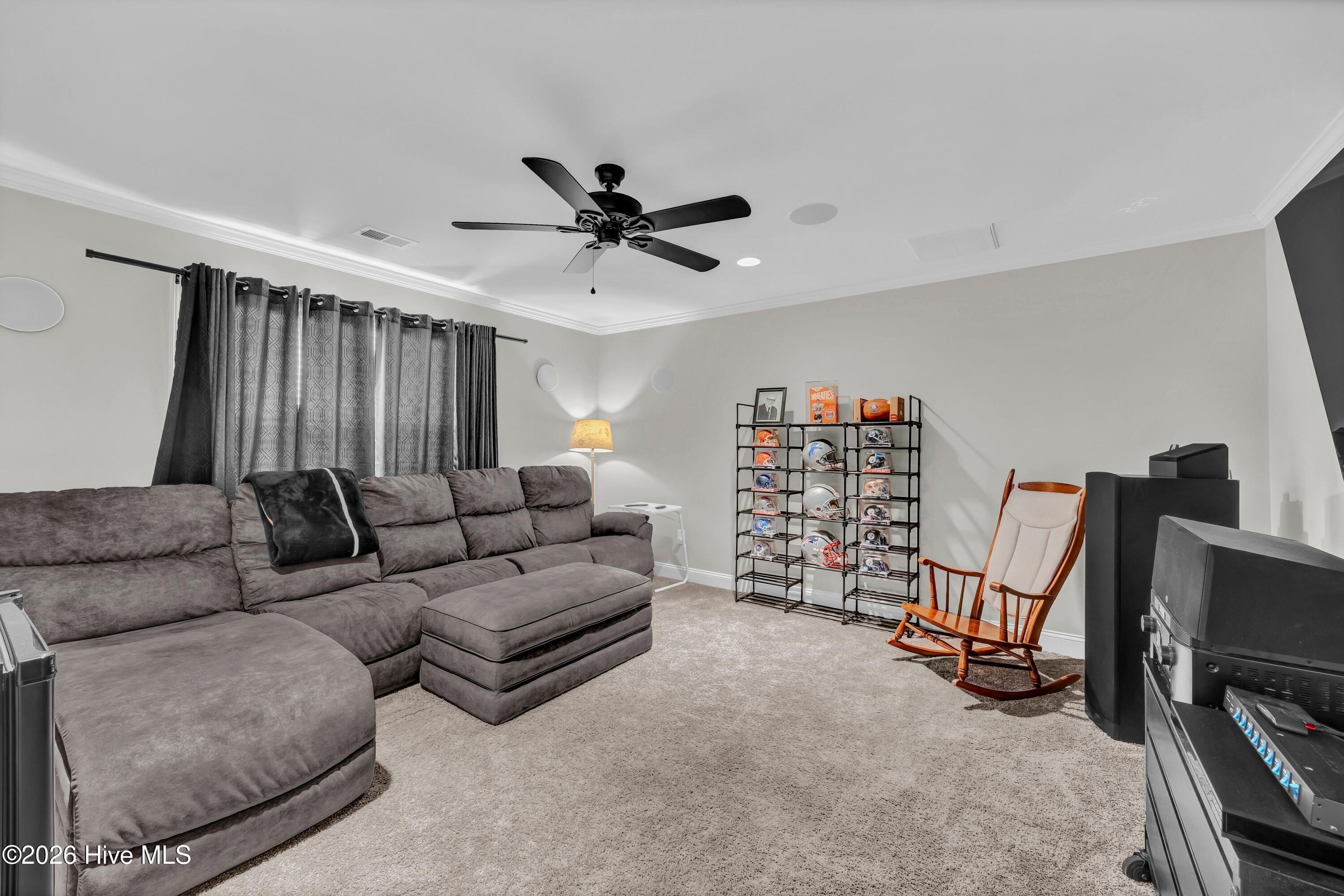 100561107 | Photo 21