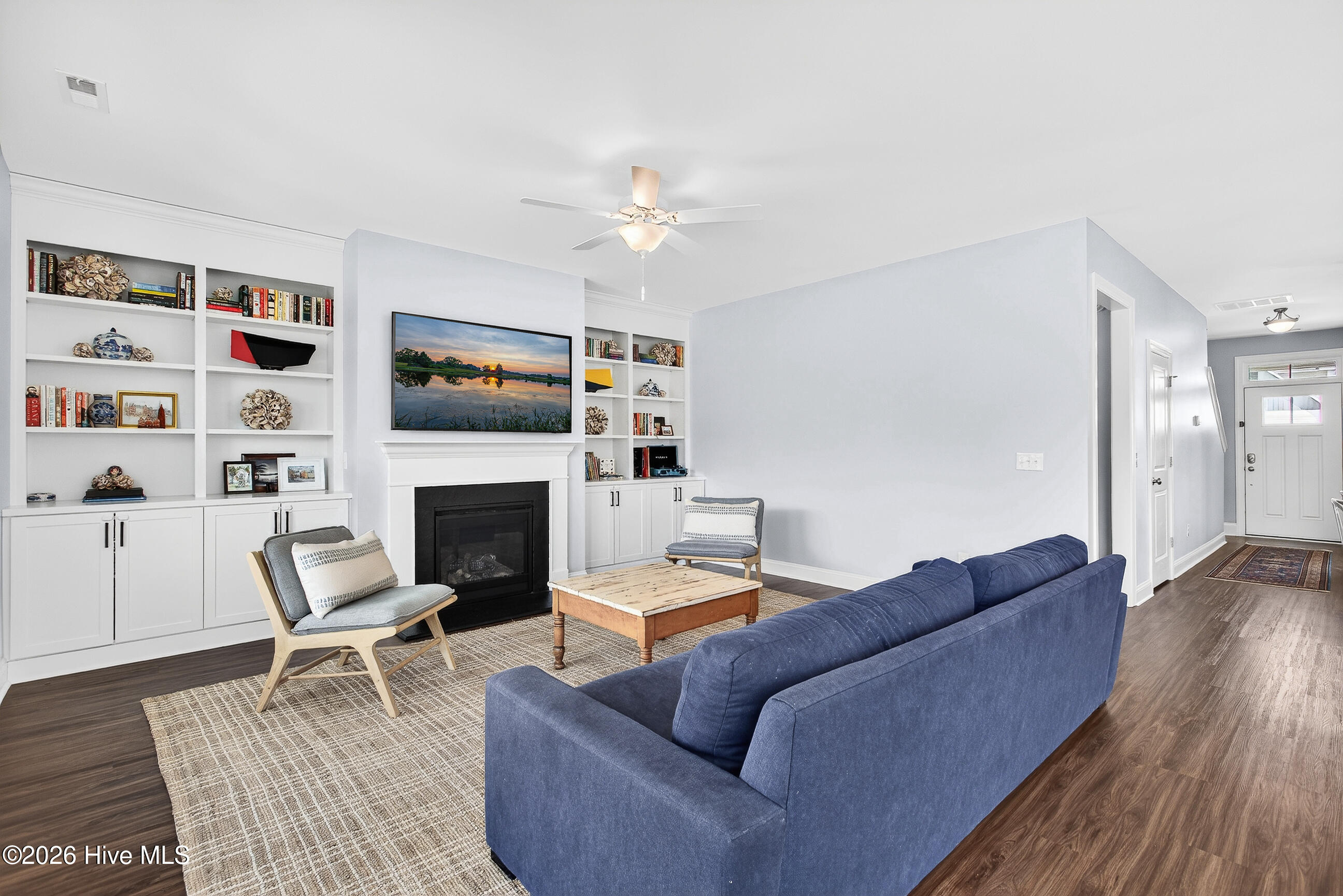 100563348 | Photo 19