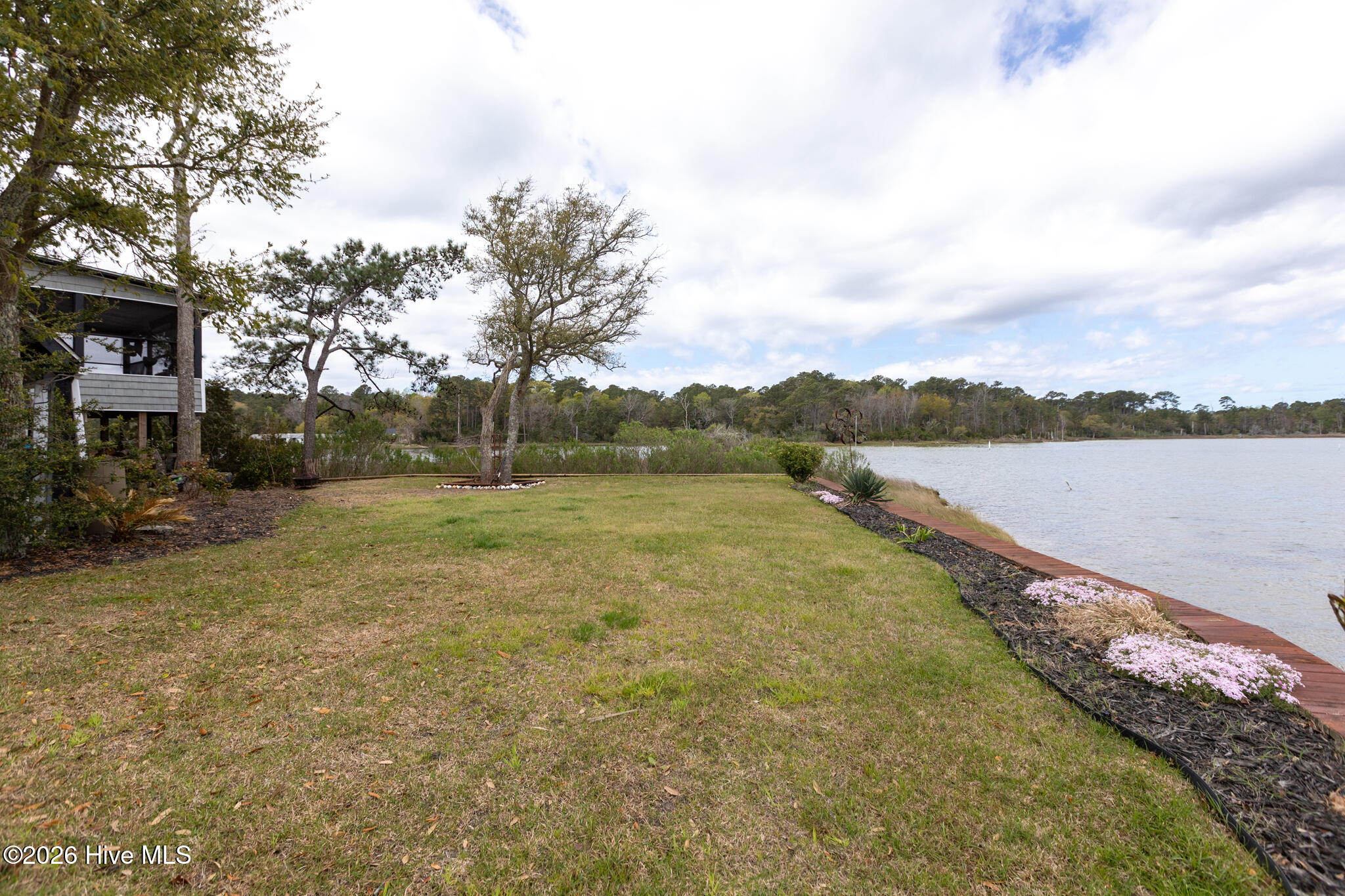 100565718 | Photo 44