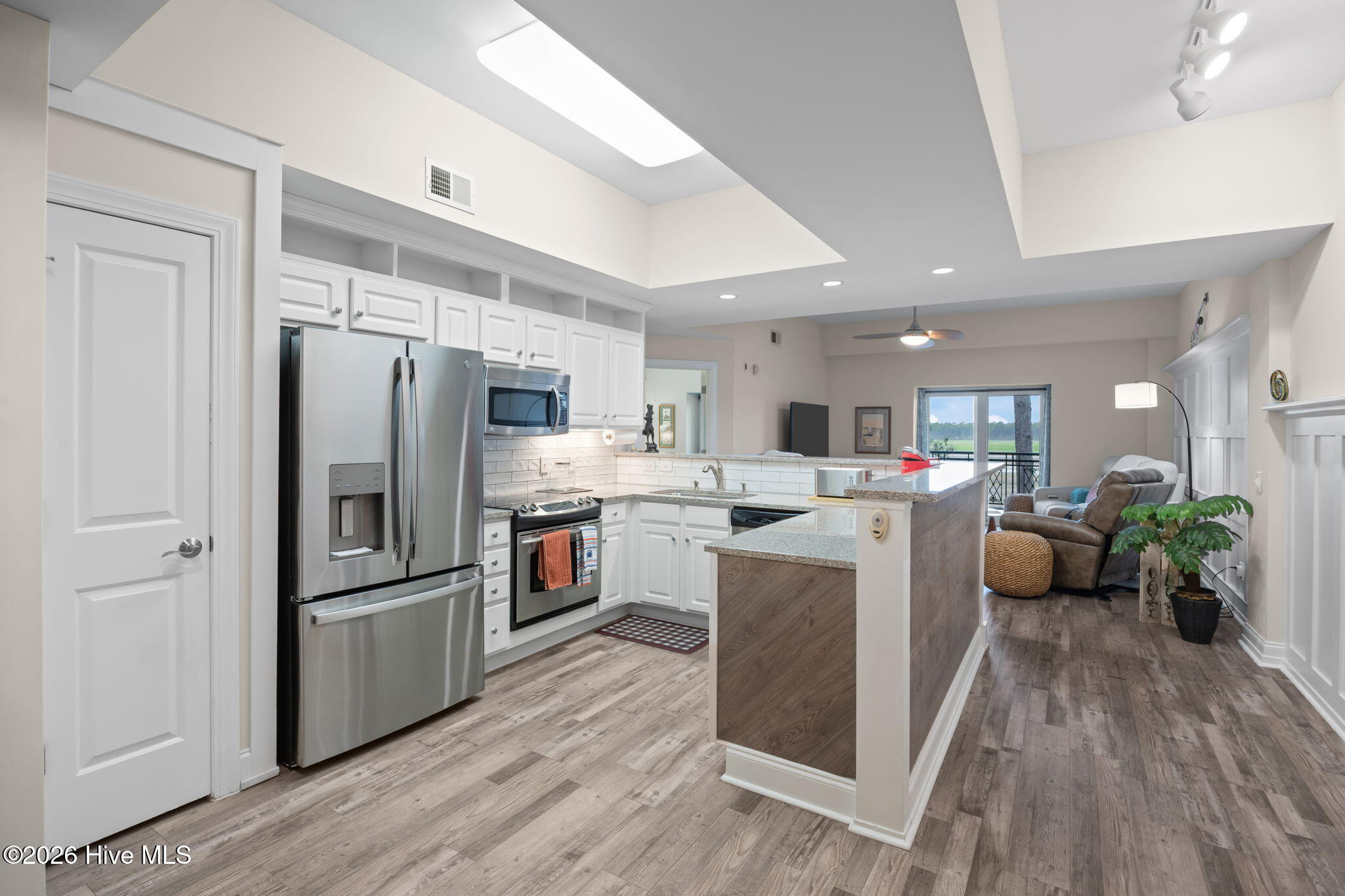 100558895 | Photo 11