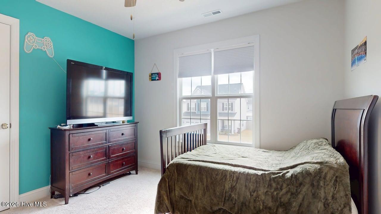 100559216 | Photo 37