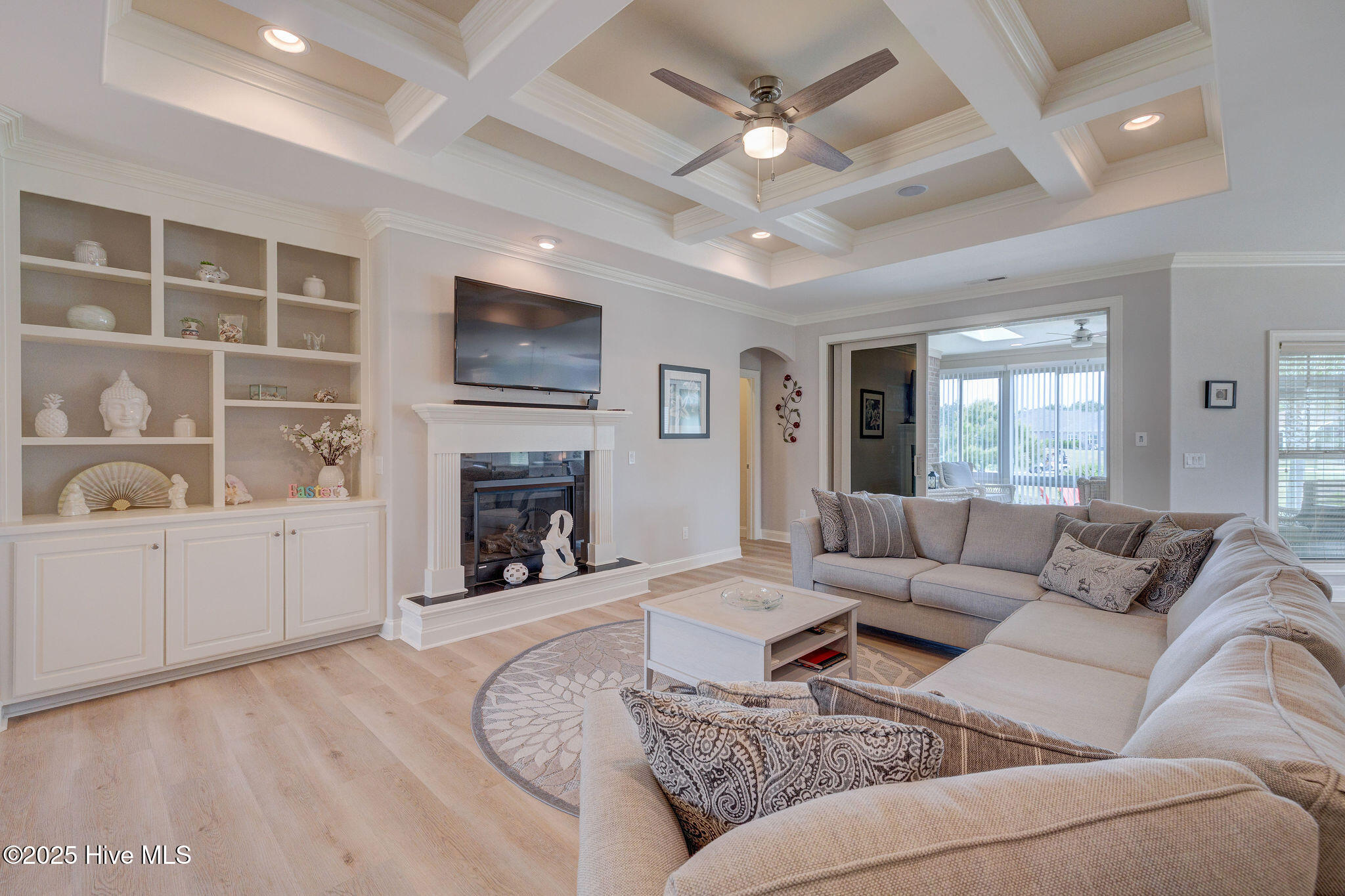 100549436 | Photo 14