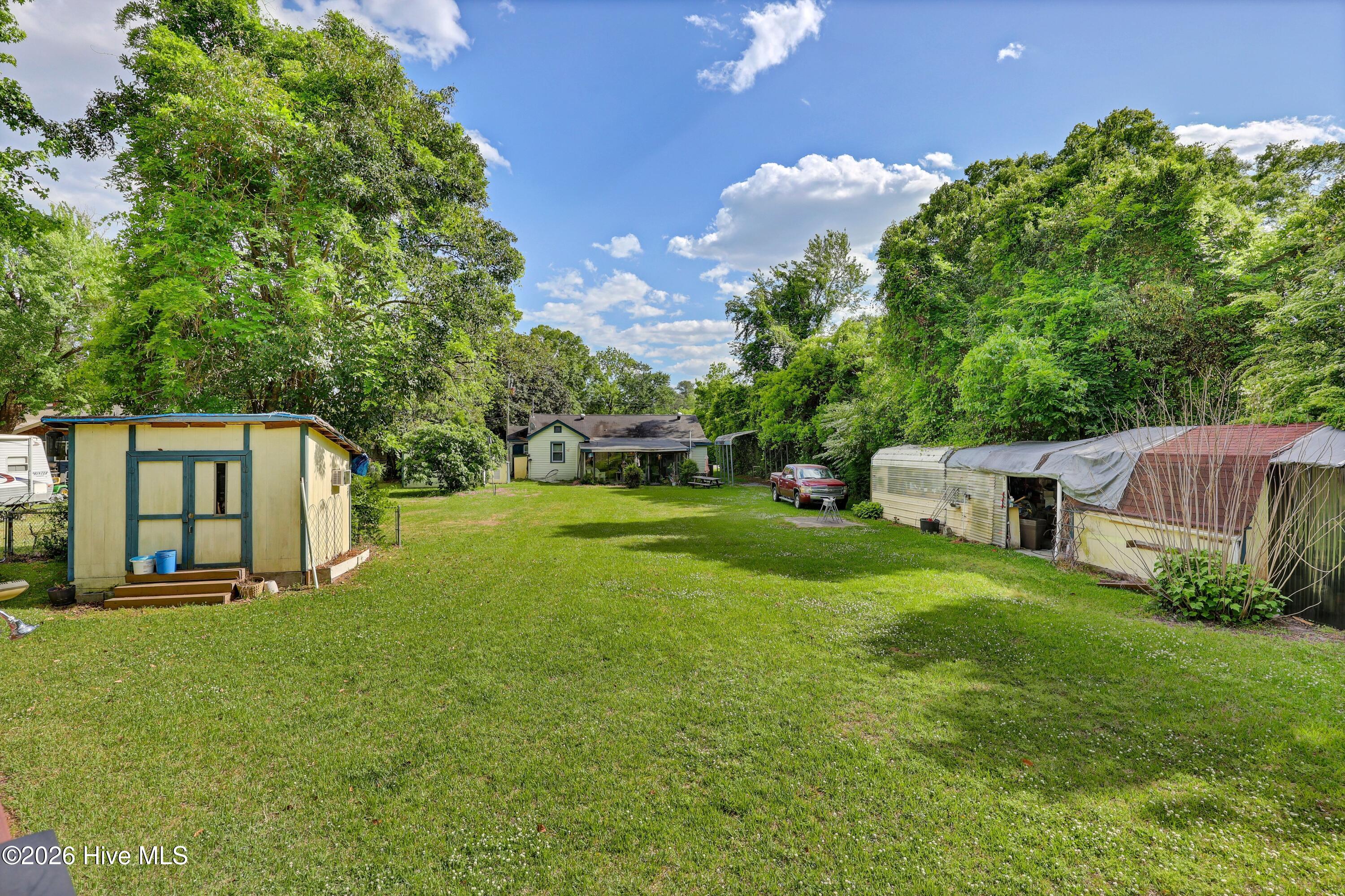 100569876 | Photo 28