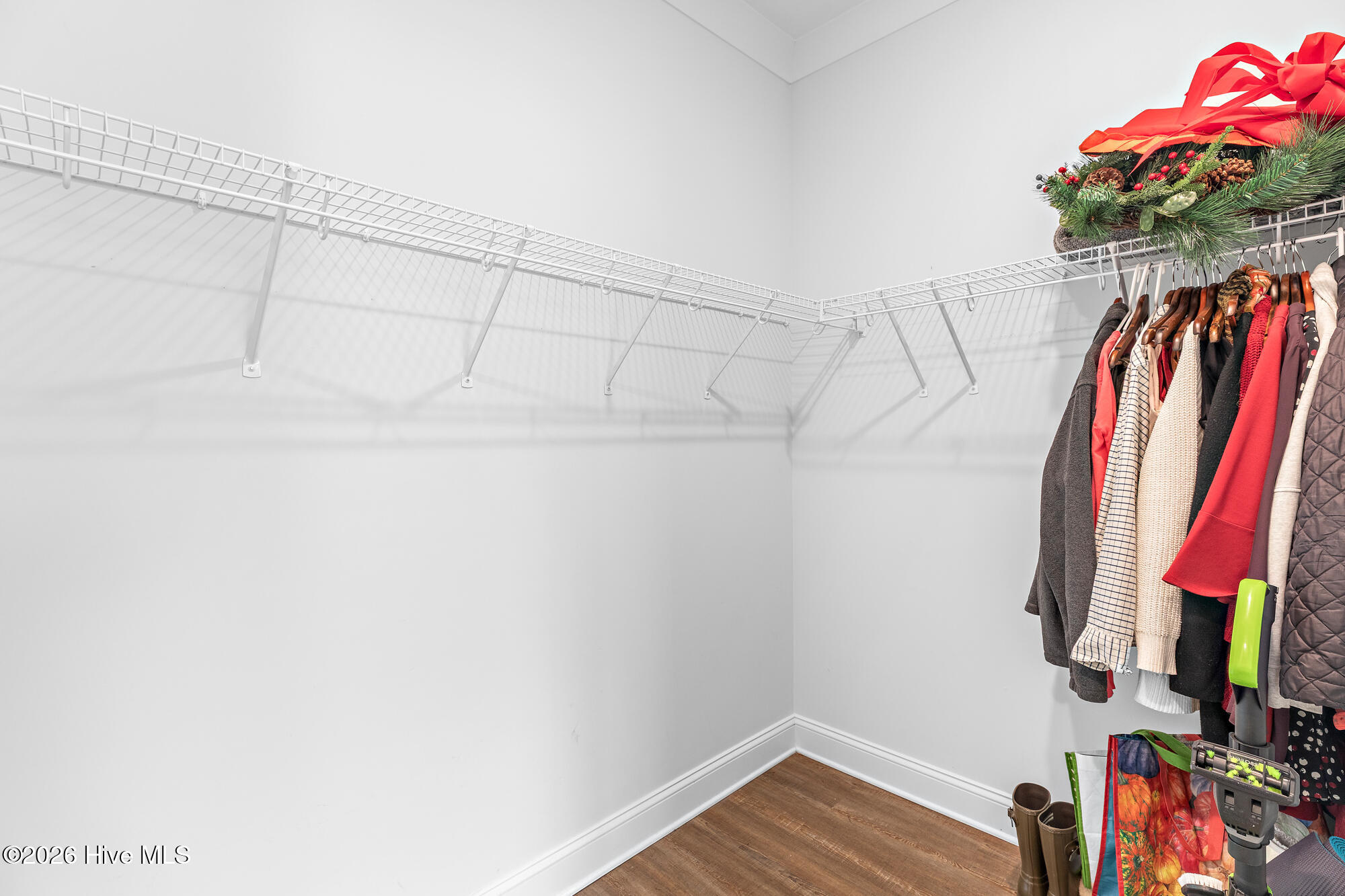 100568676 | Photo 14