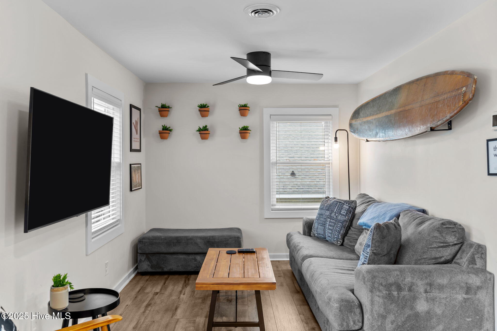 100526073 | Photo 40