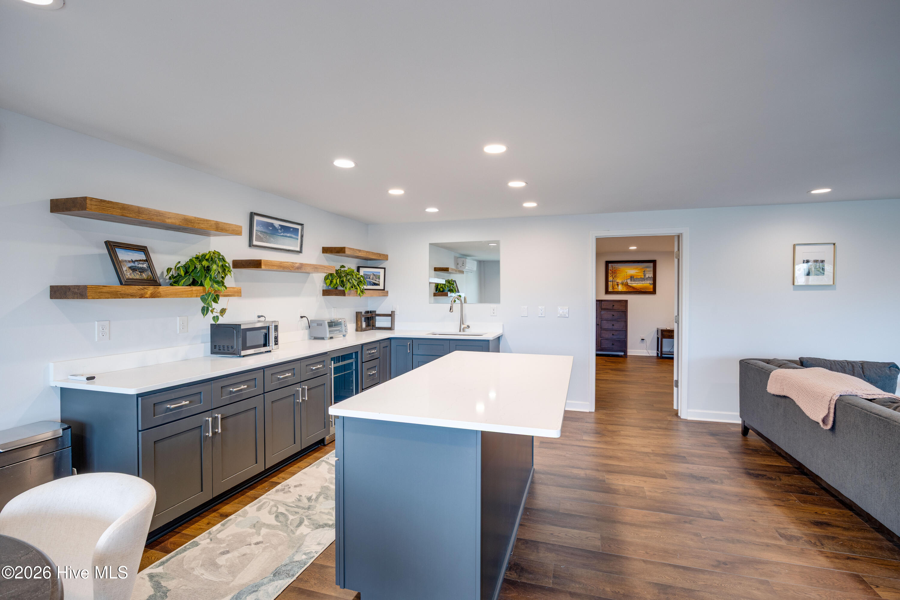 100548978 | Photo 29