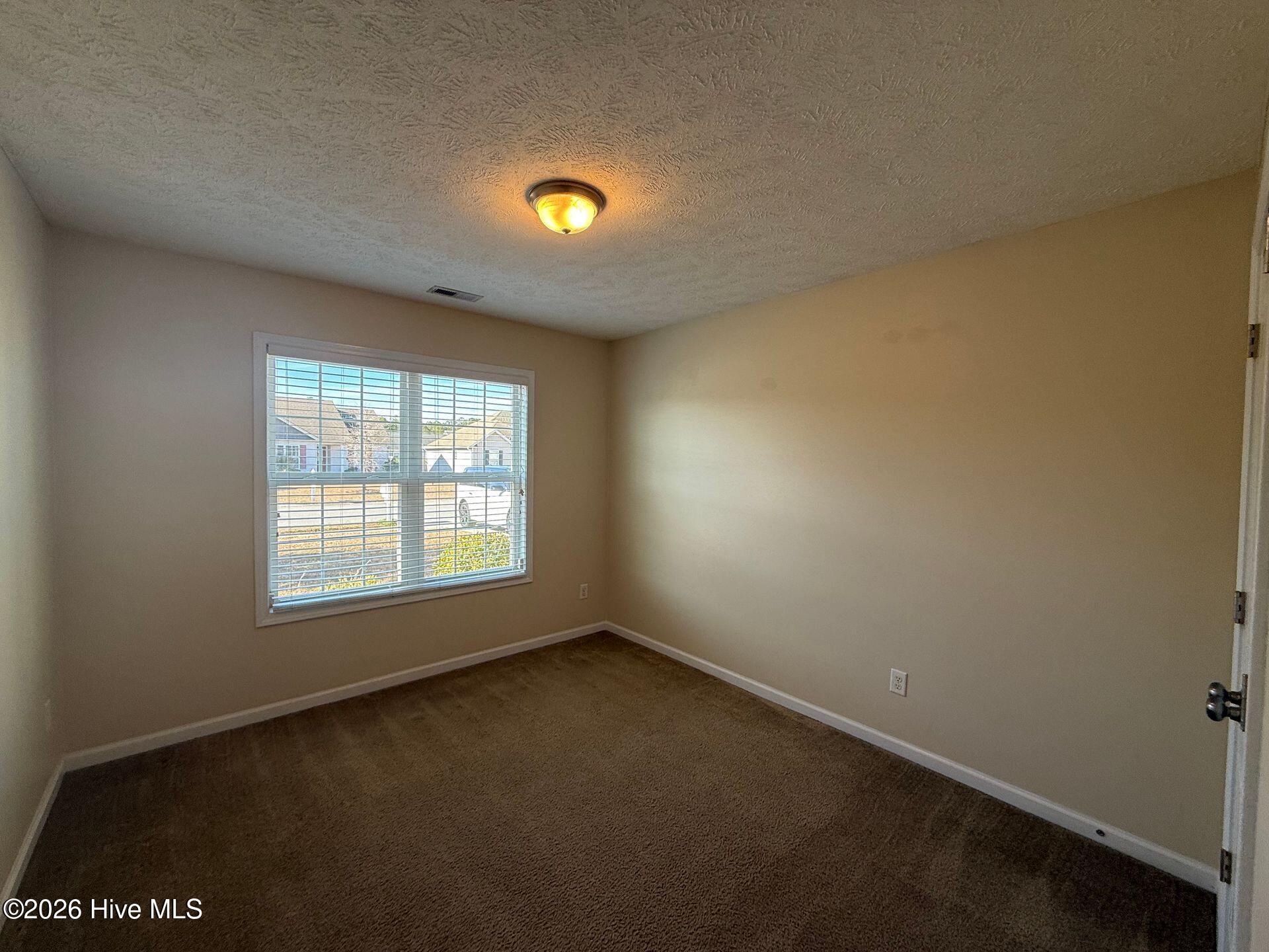 100550658 | Photo 14