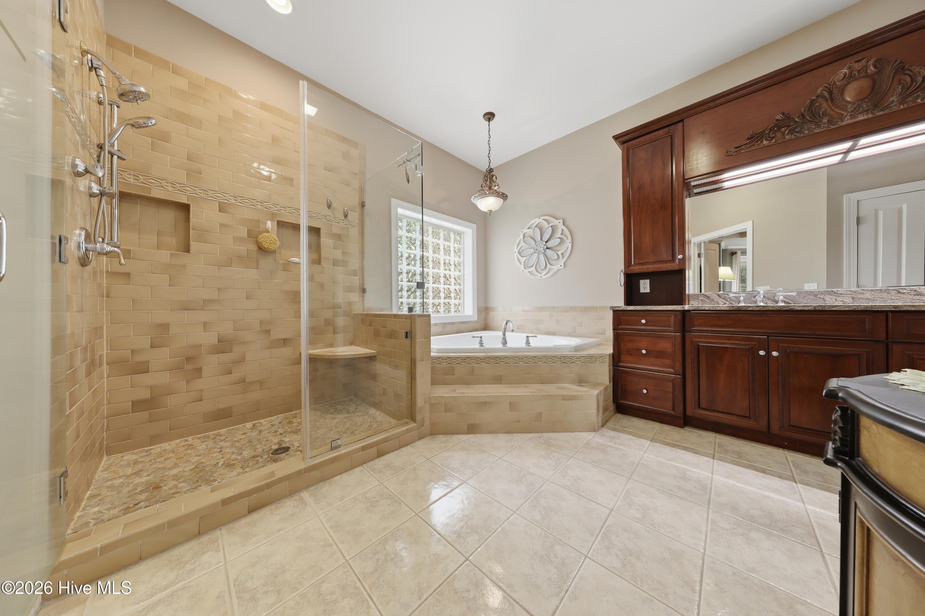 100558451 | Photo 31