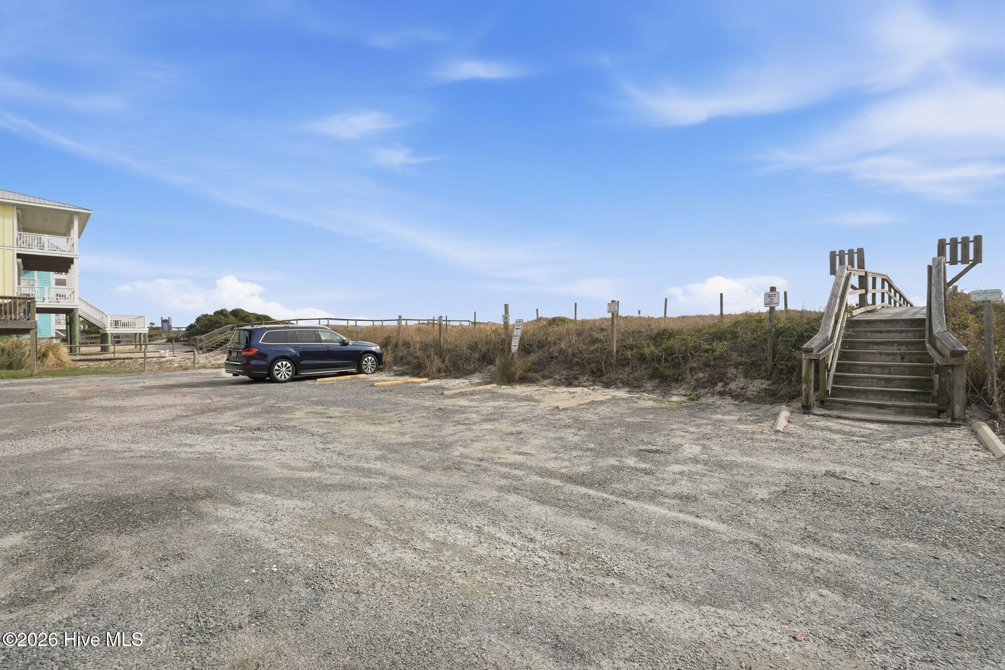 100557283 | Photo 42