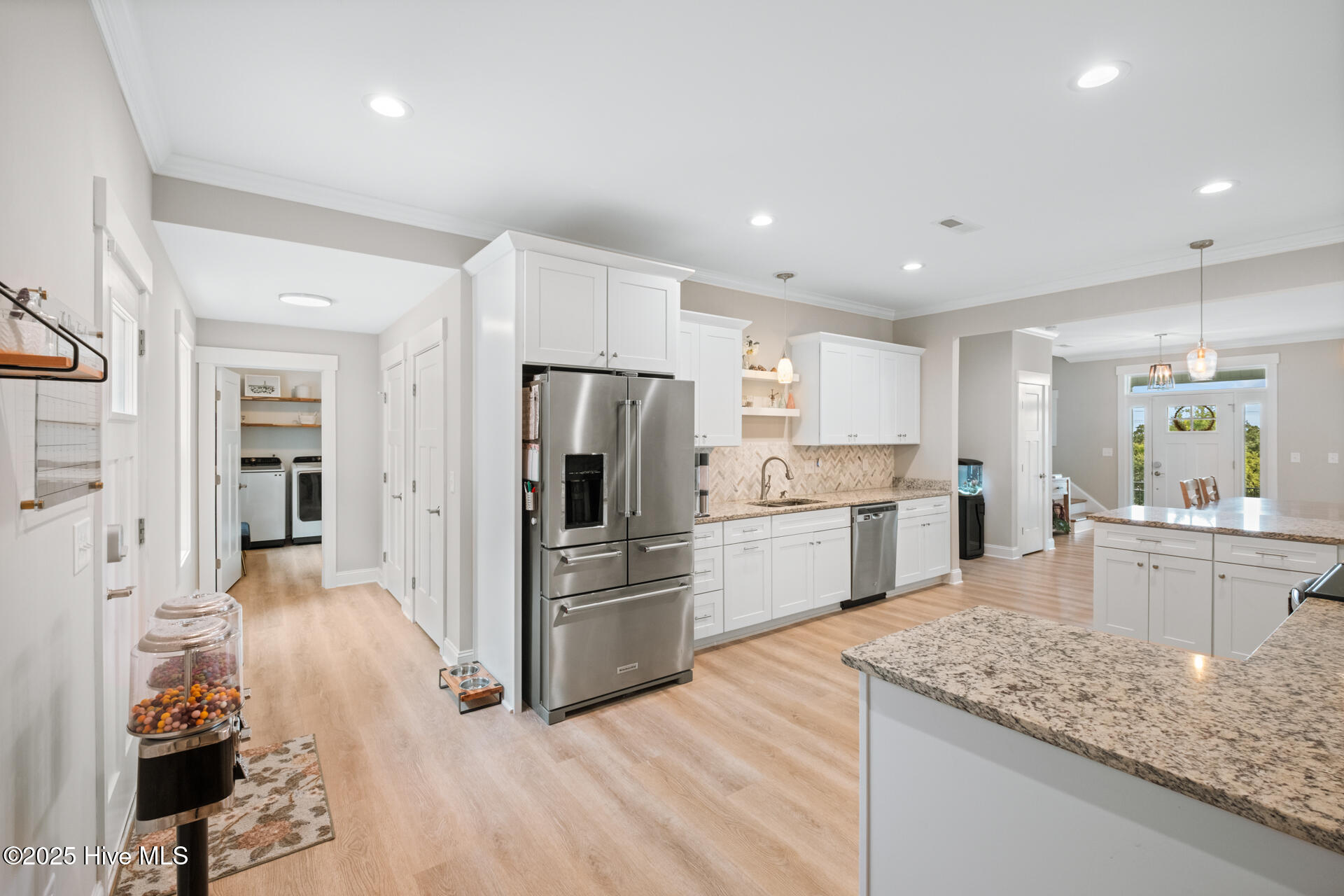 100554078 | Photo 24