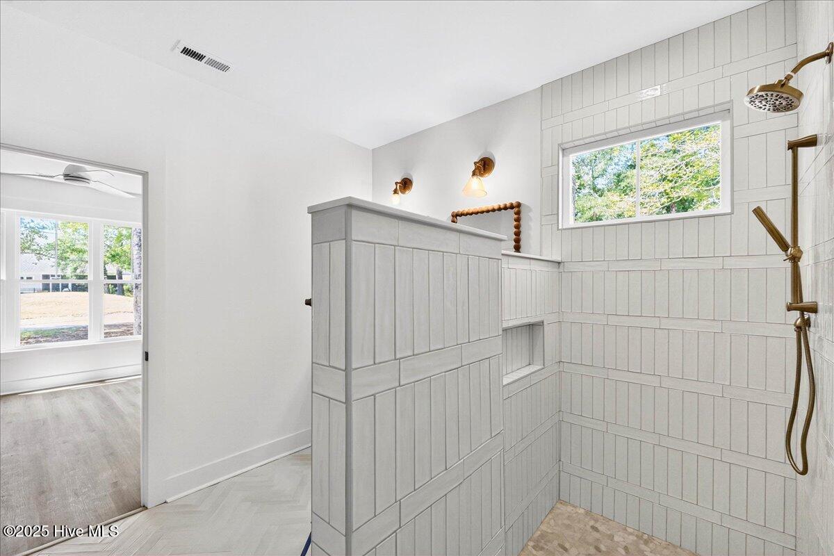 100489507 | Photo 48