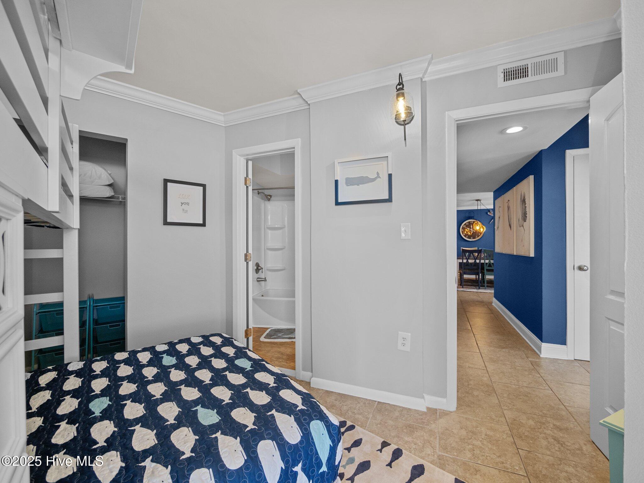 100525315 | Photo 40