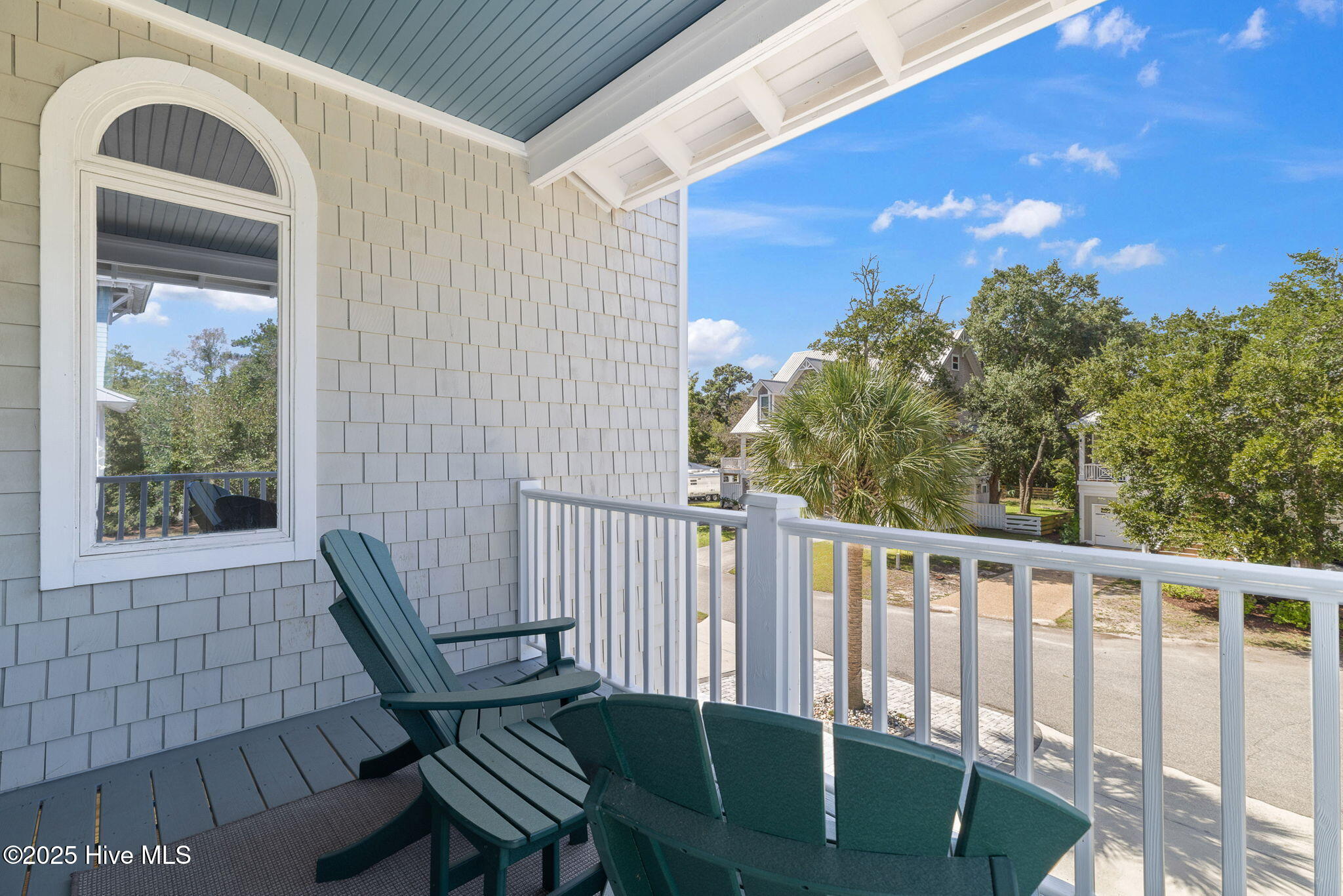 100548263 | Photo 52