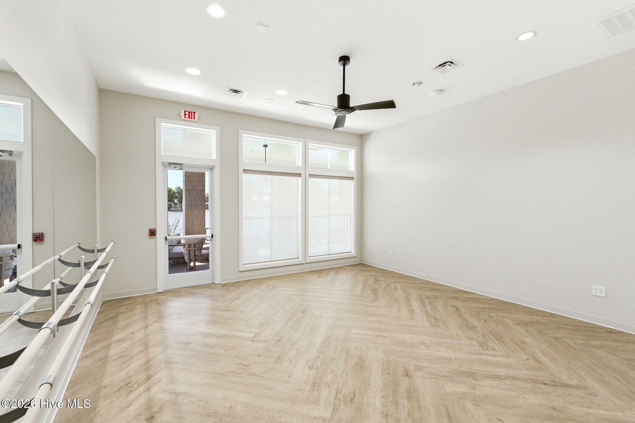 100566822 | Photo 73