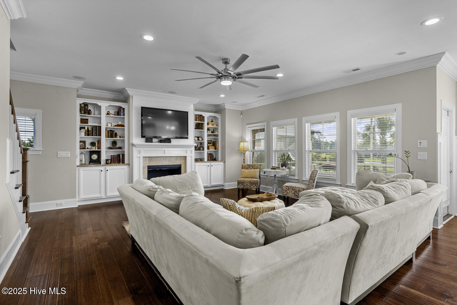 100530635 | Photo 10