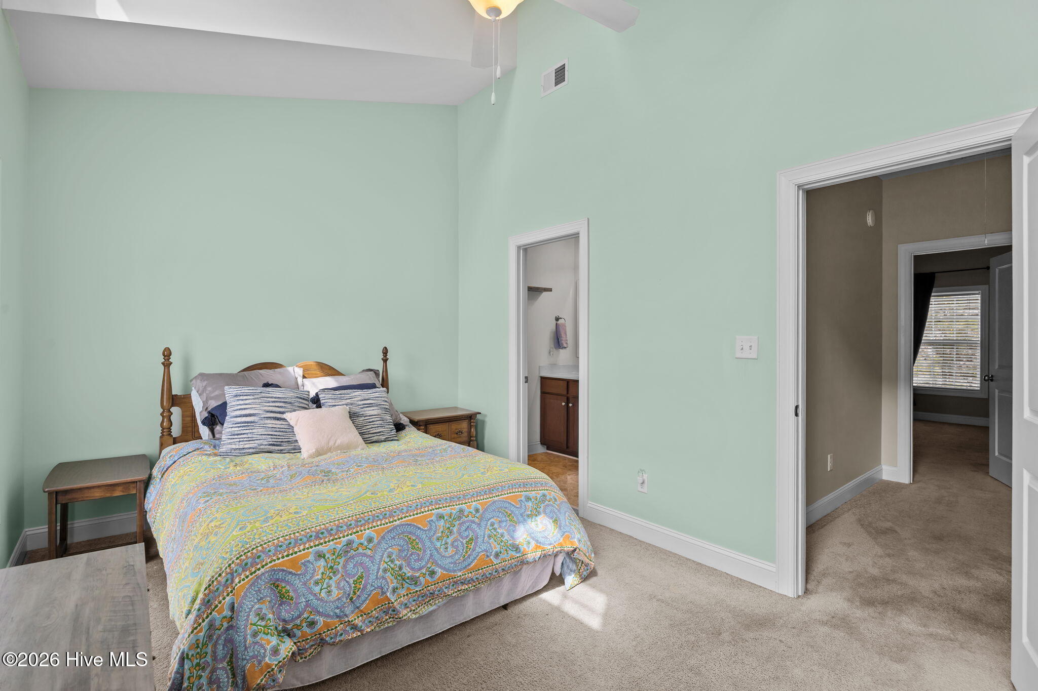 100560490 | Photo 20