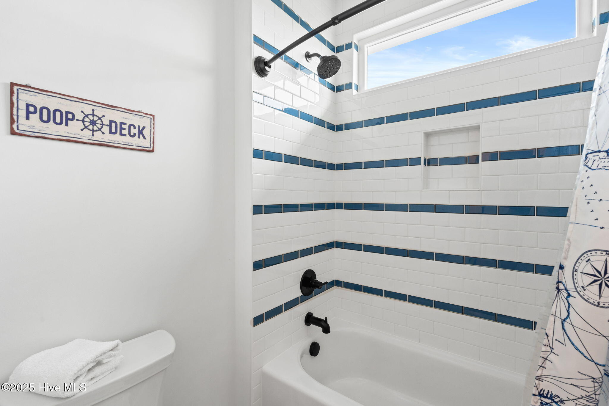 100548634 | Photo 32