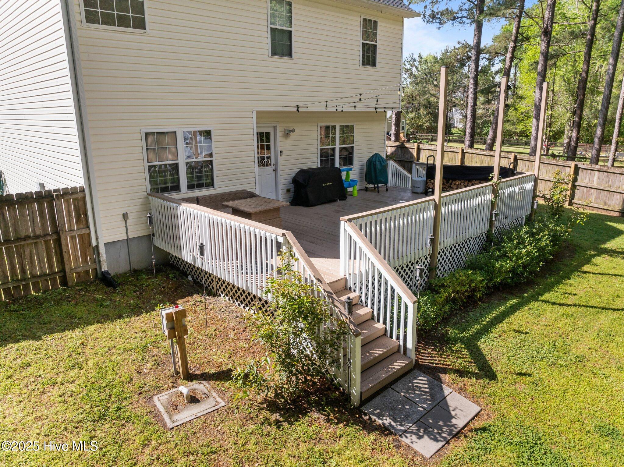 100567266 | Photo 40