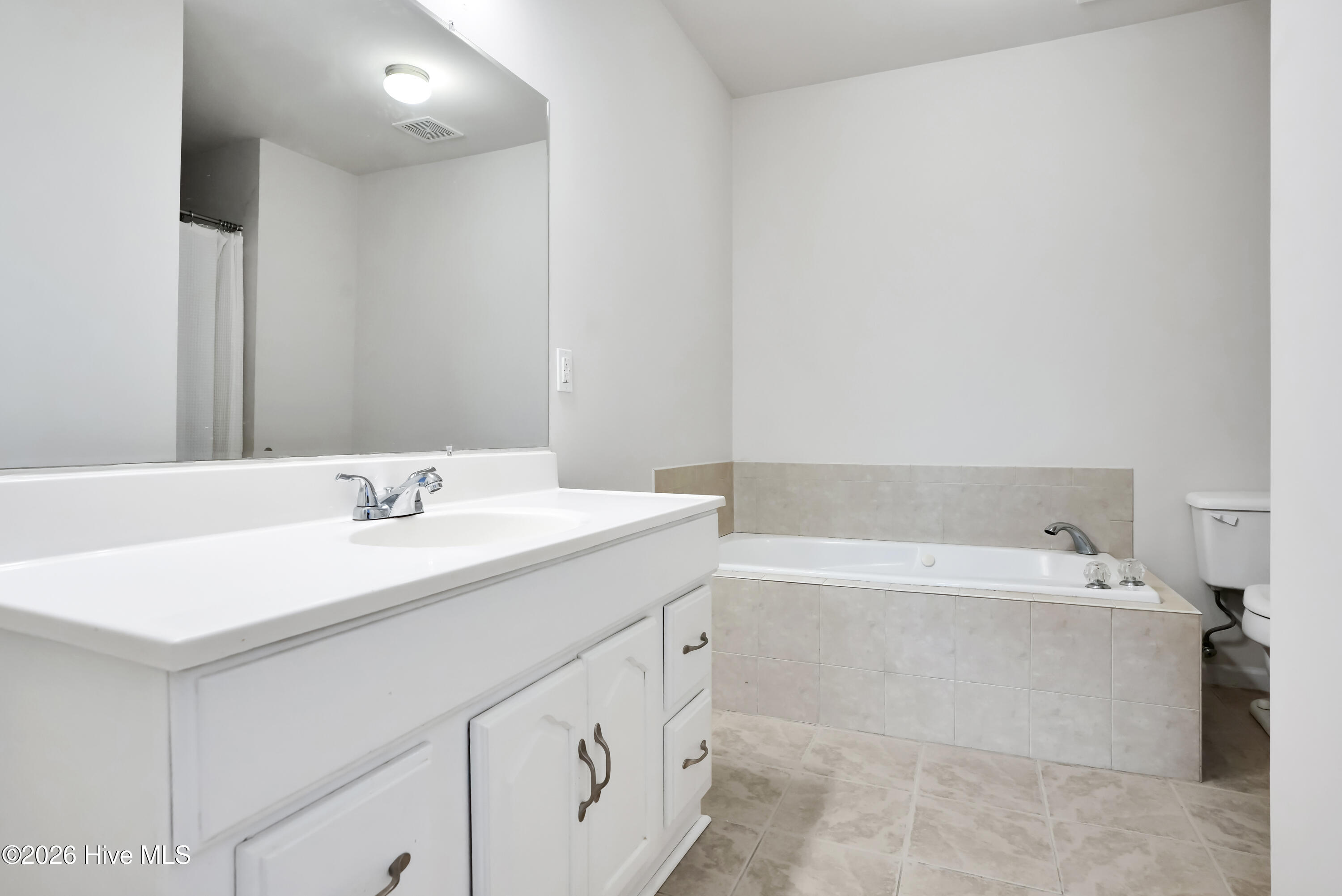 100555387 | Photo 23