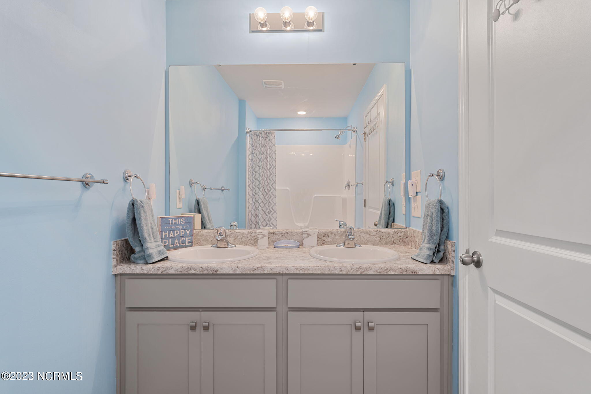 100536521 | Photo 17