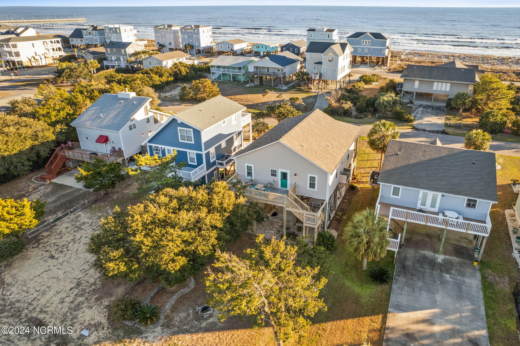 100566939 | Photo 44