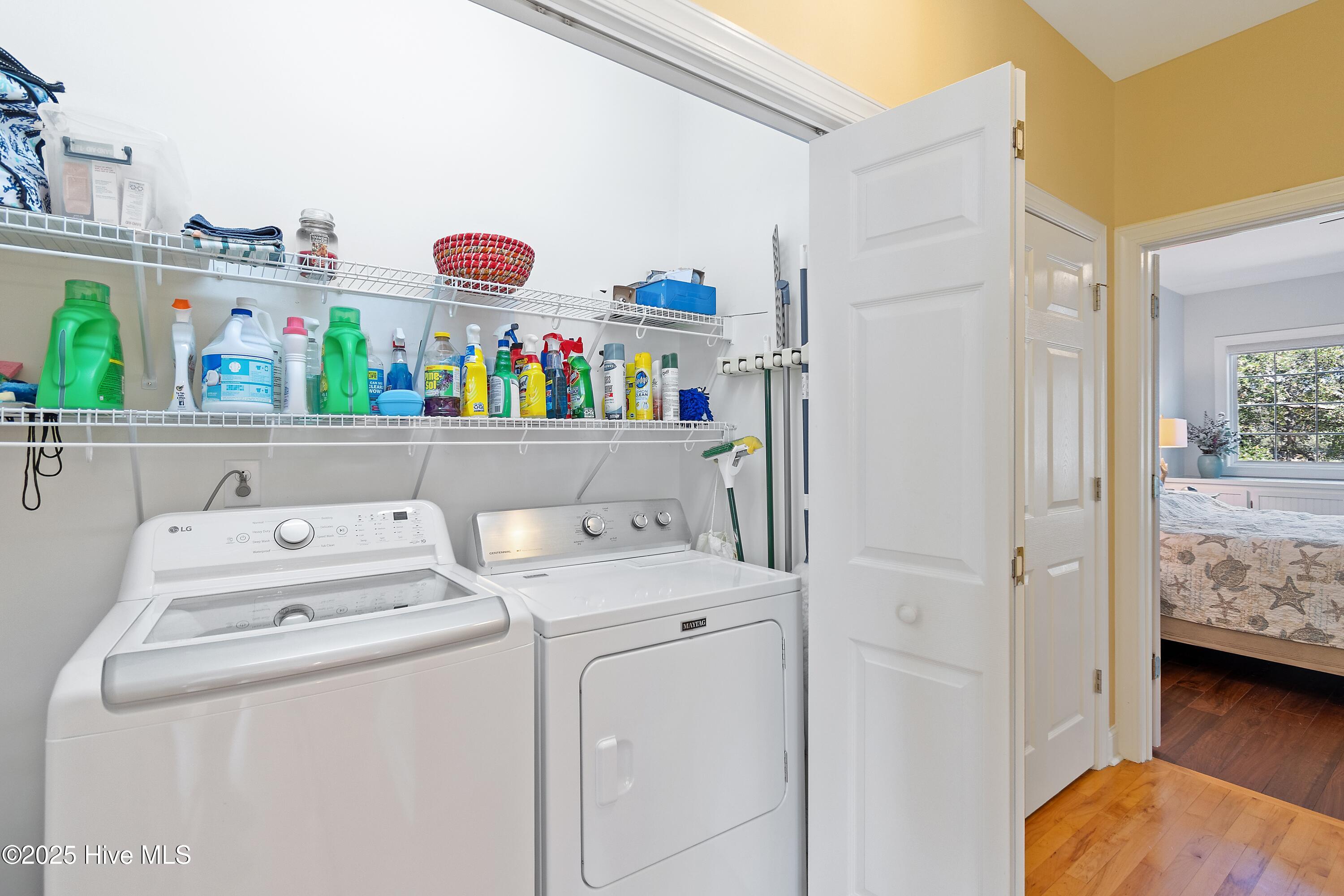 100533940 | Photo 26