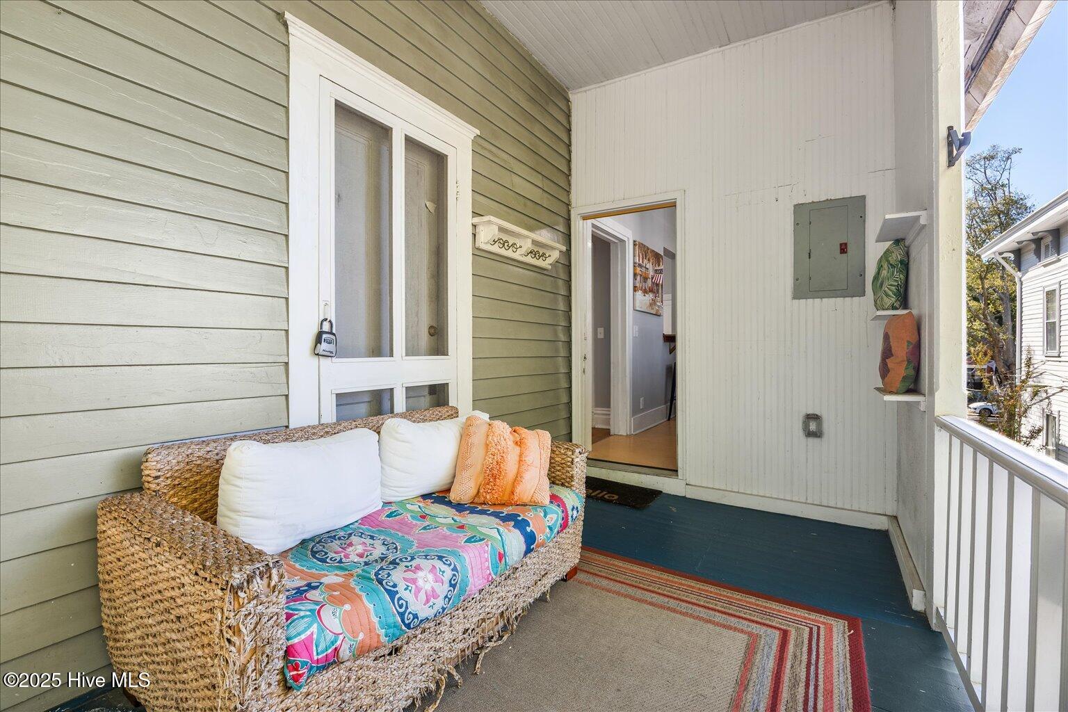 100538271 | Photo 13