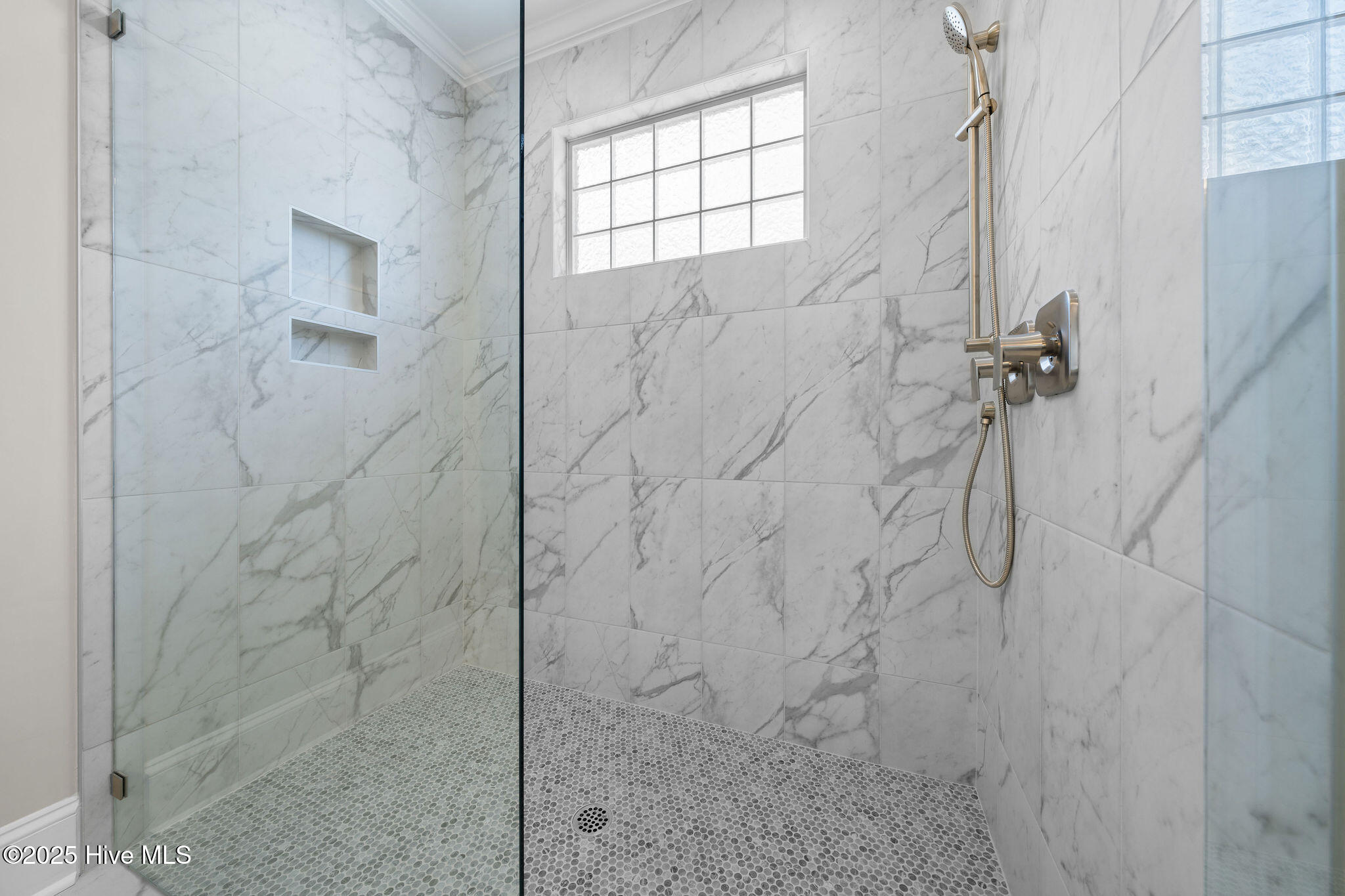 100488997 | Photo 40