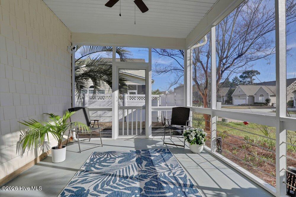 100561625 | Photo 22