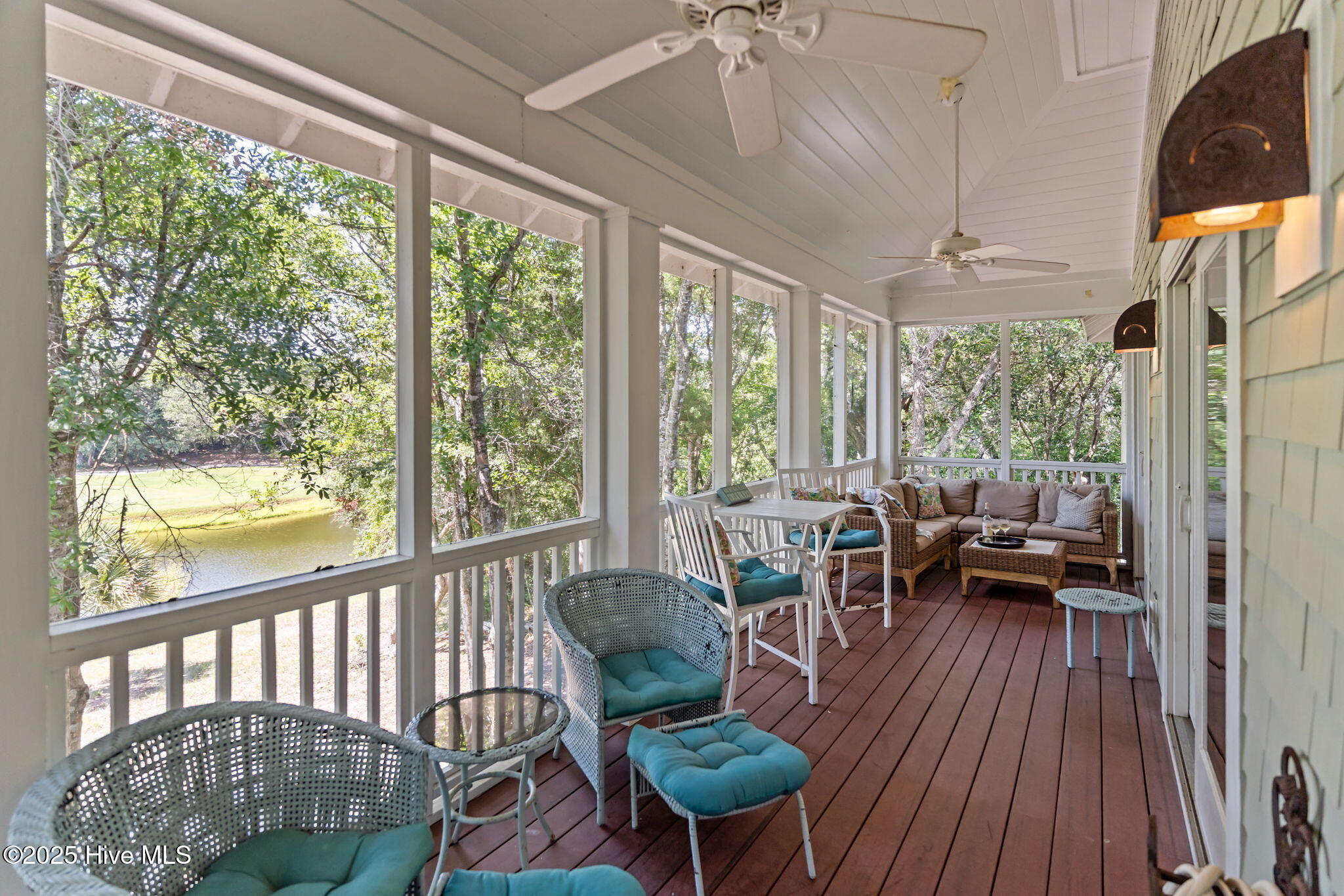 100526734 | Photo 30