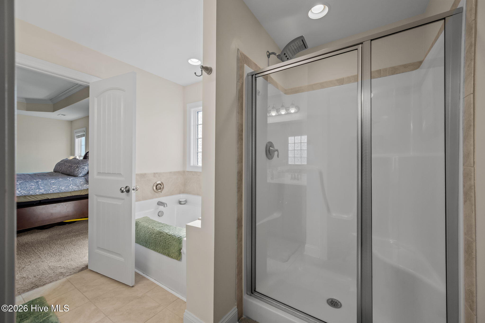 100554000 | Photo 34