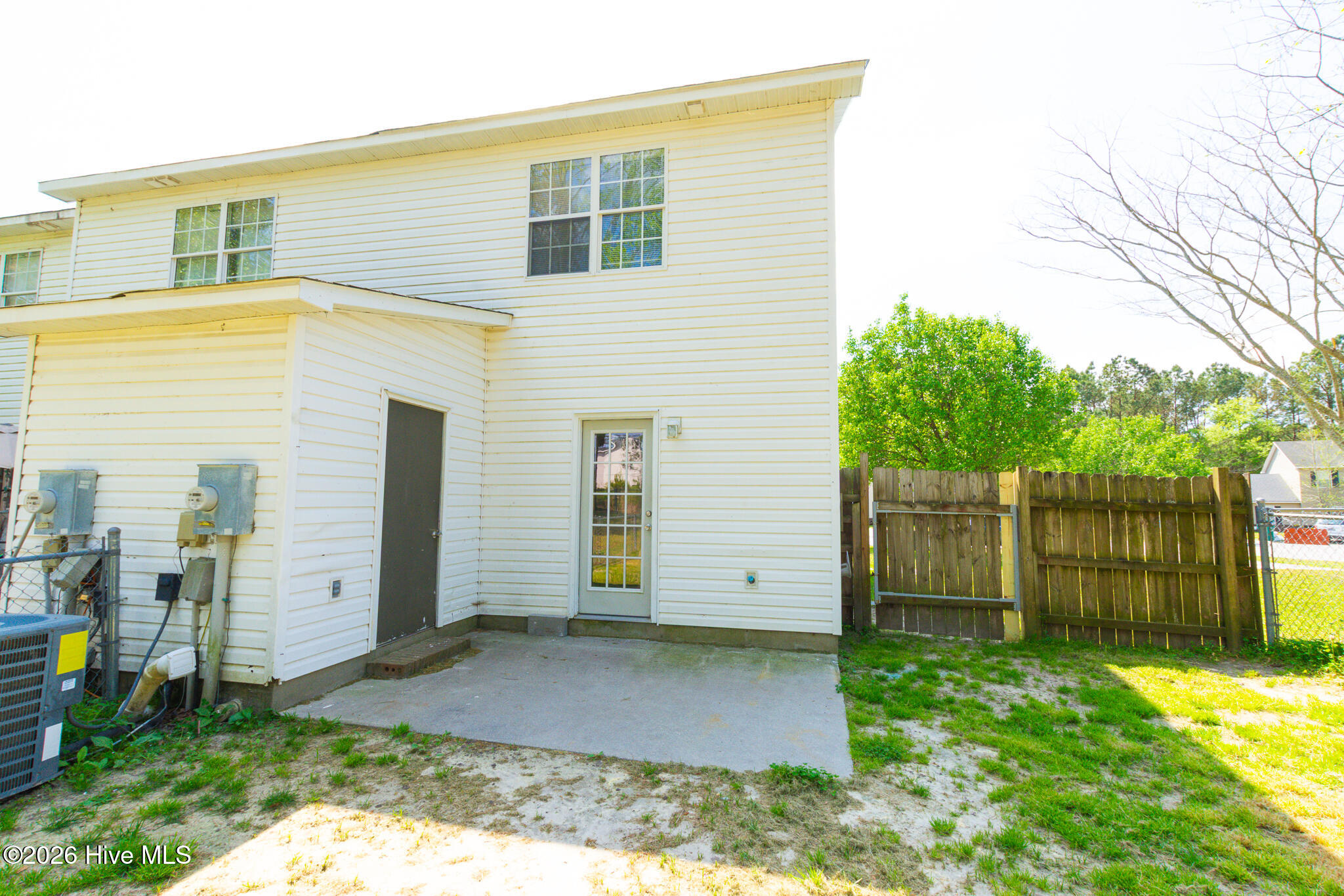 100564073 | Photo 22