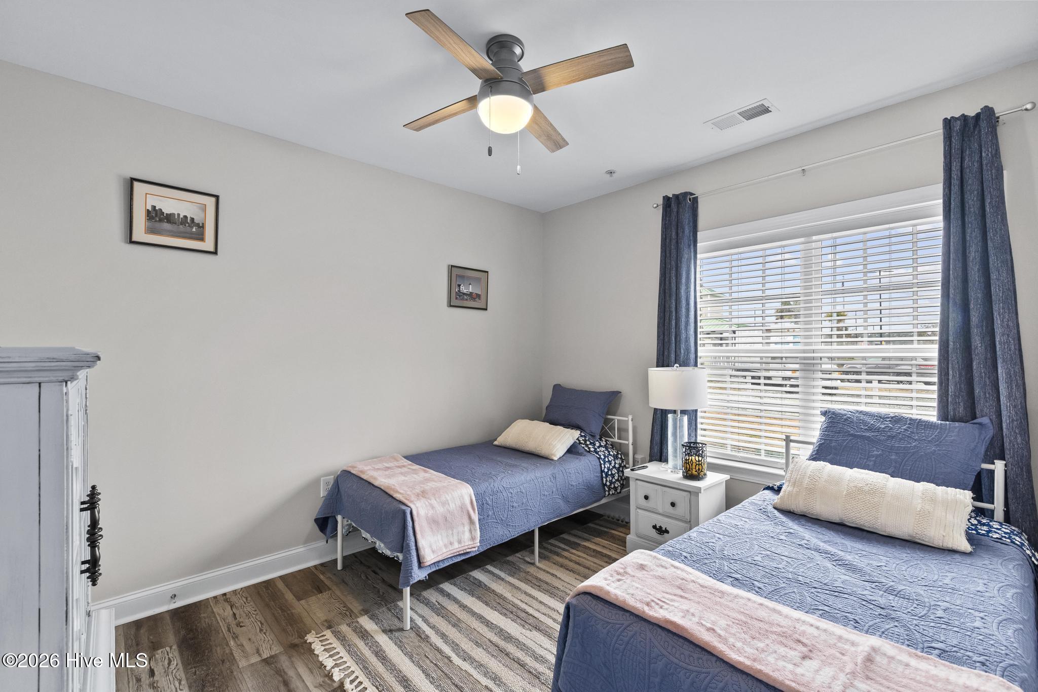 100555368 | Photo 24