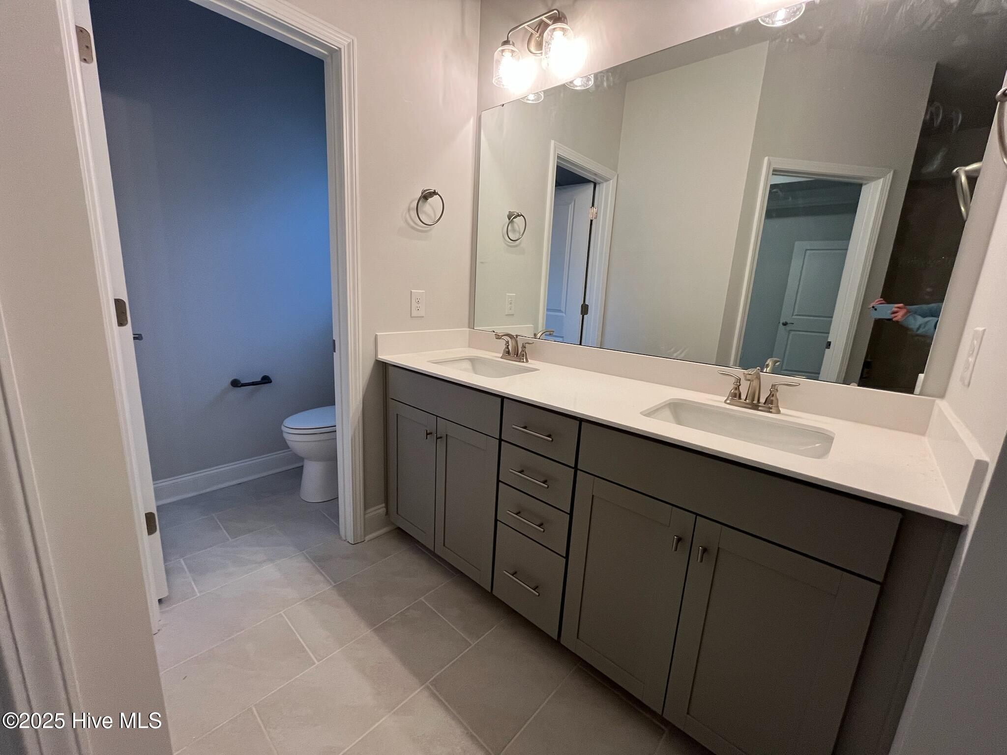 100531849 | Photo 19