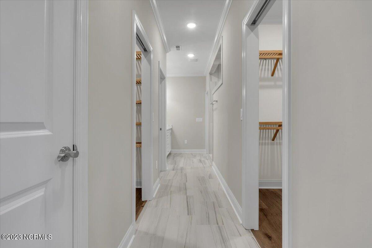 100524155 | Photo 76