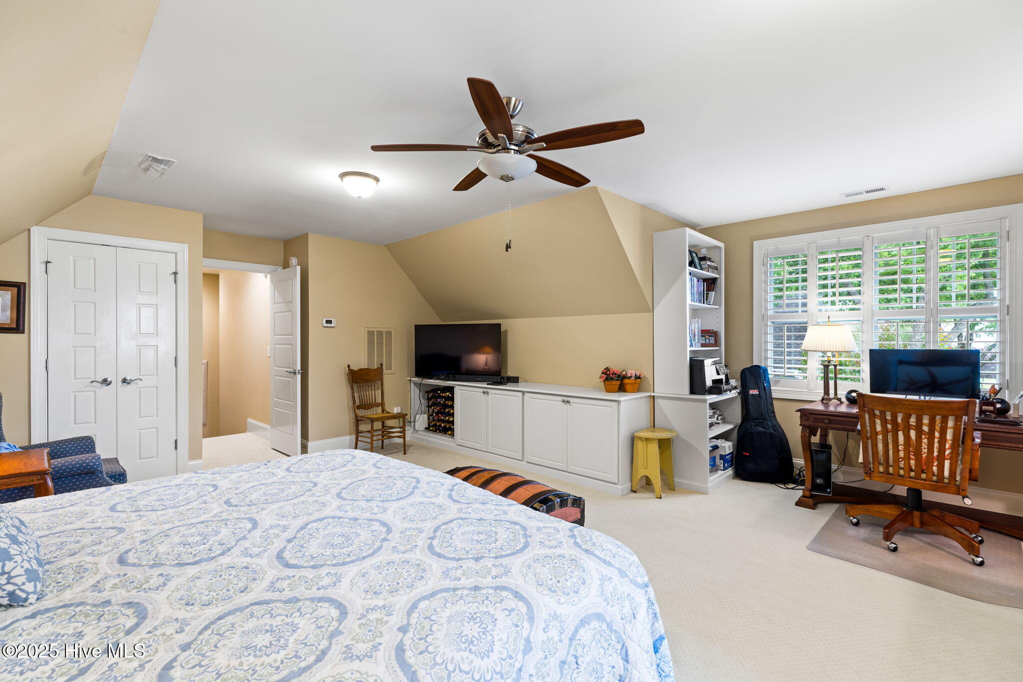 100508421 | Photo 53