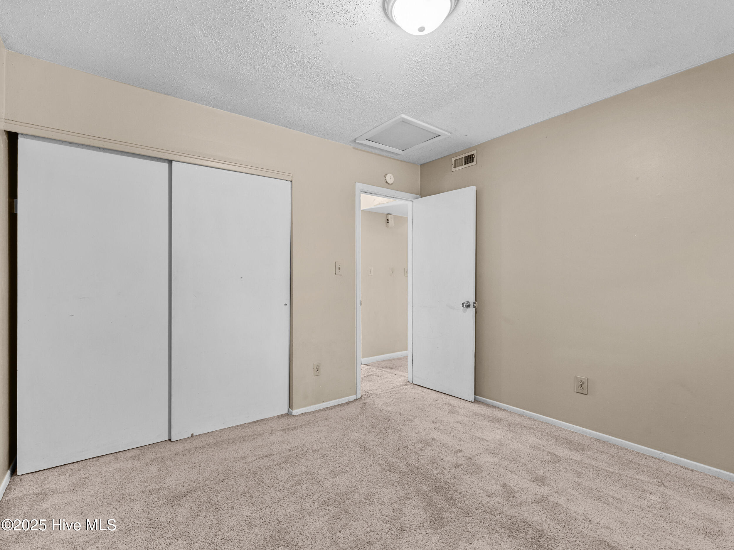 100540466 | Photo 13